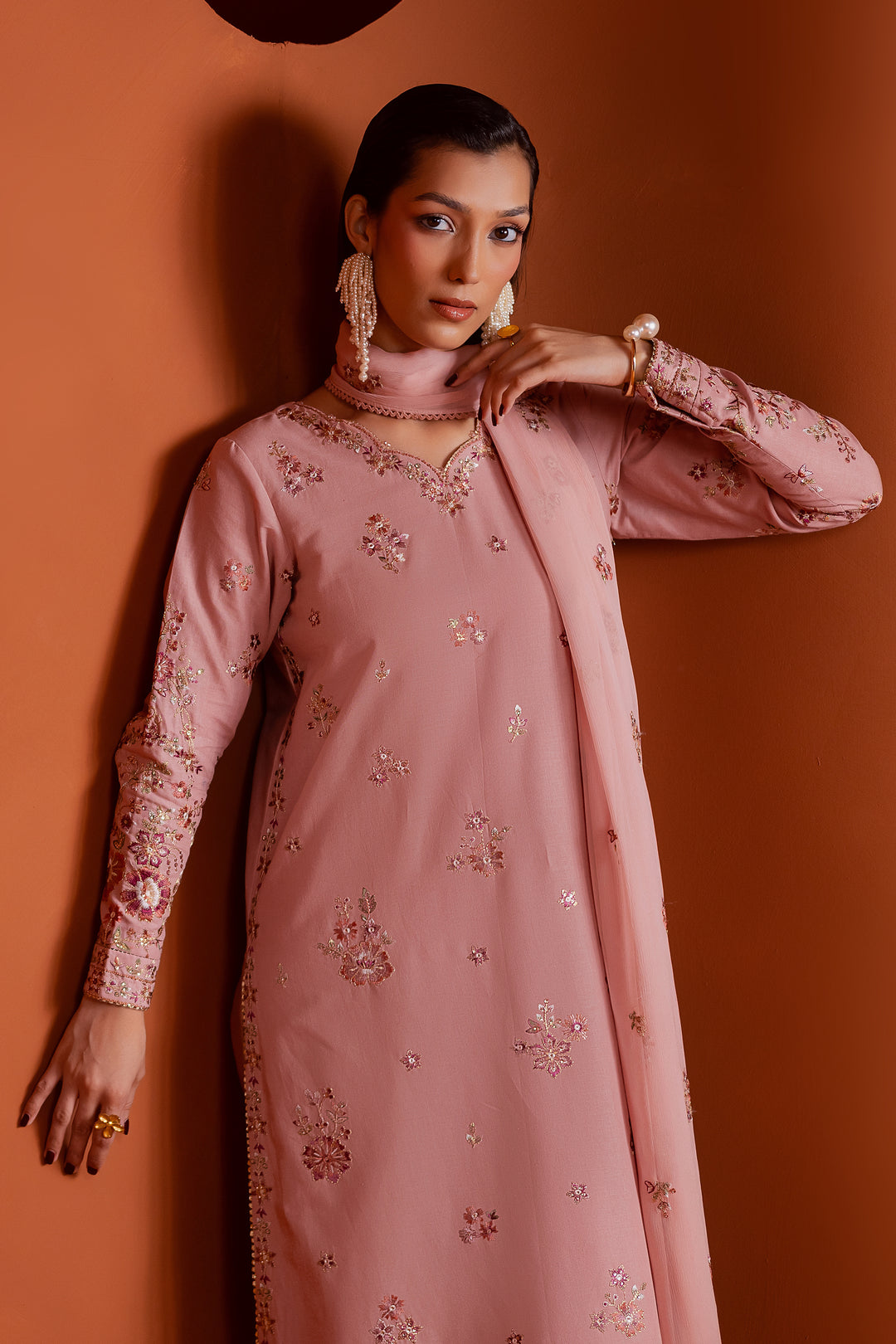 Tea Zunaisha 3Pc - Embroidered Khaddar Dress