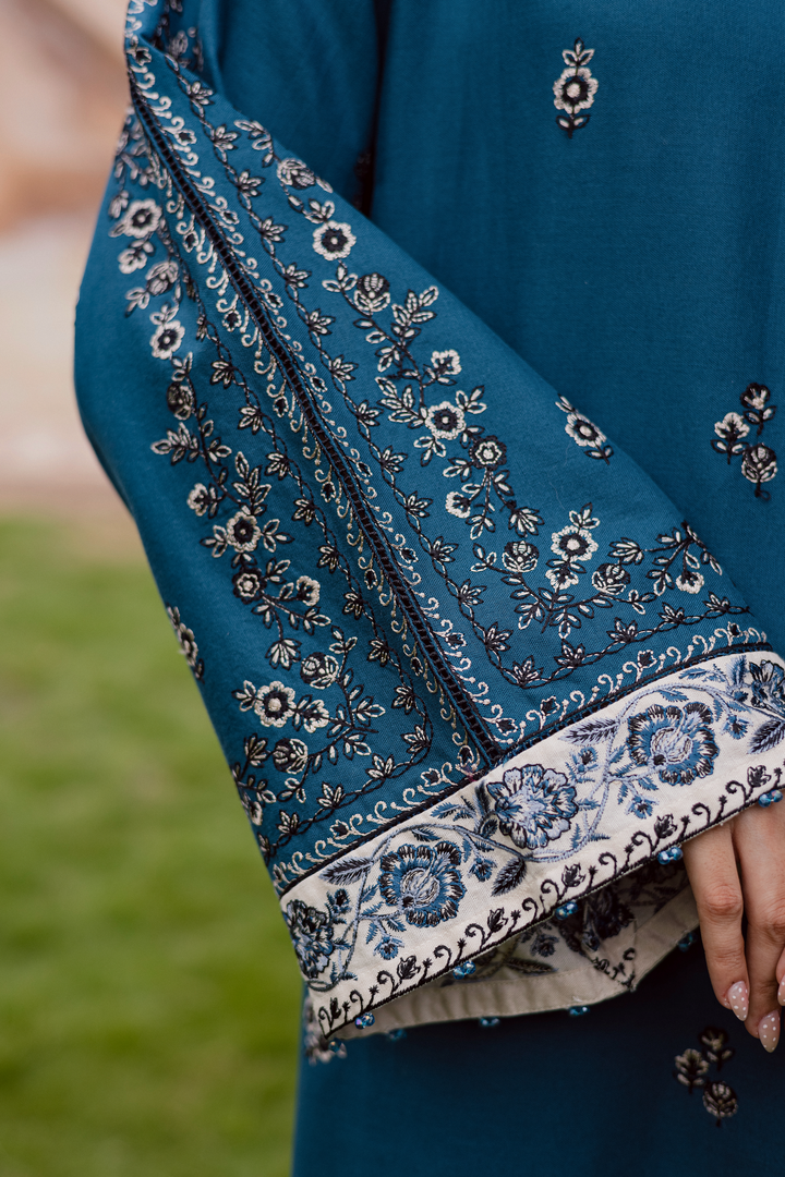 Soho 2Pc - Embroidered Khaddar Dress