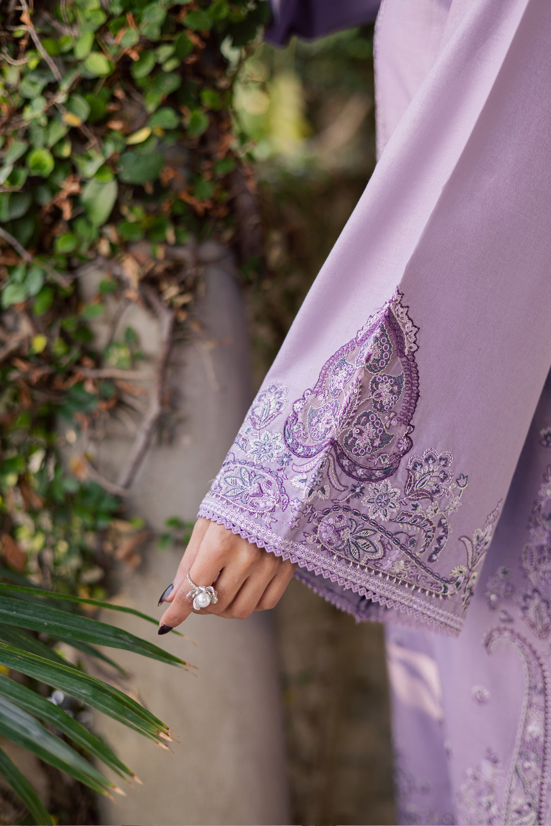 Lilac Hiba 3Pc - Embroidered Khaddar Dress