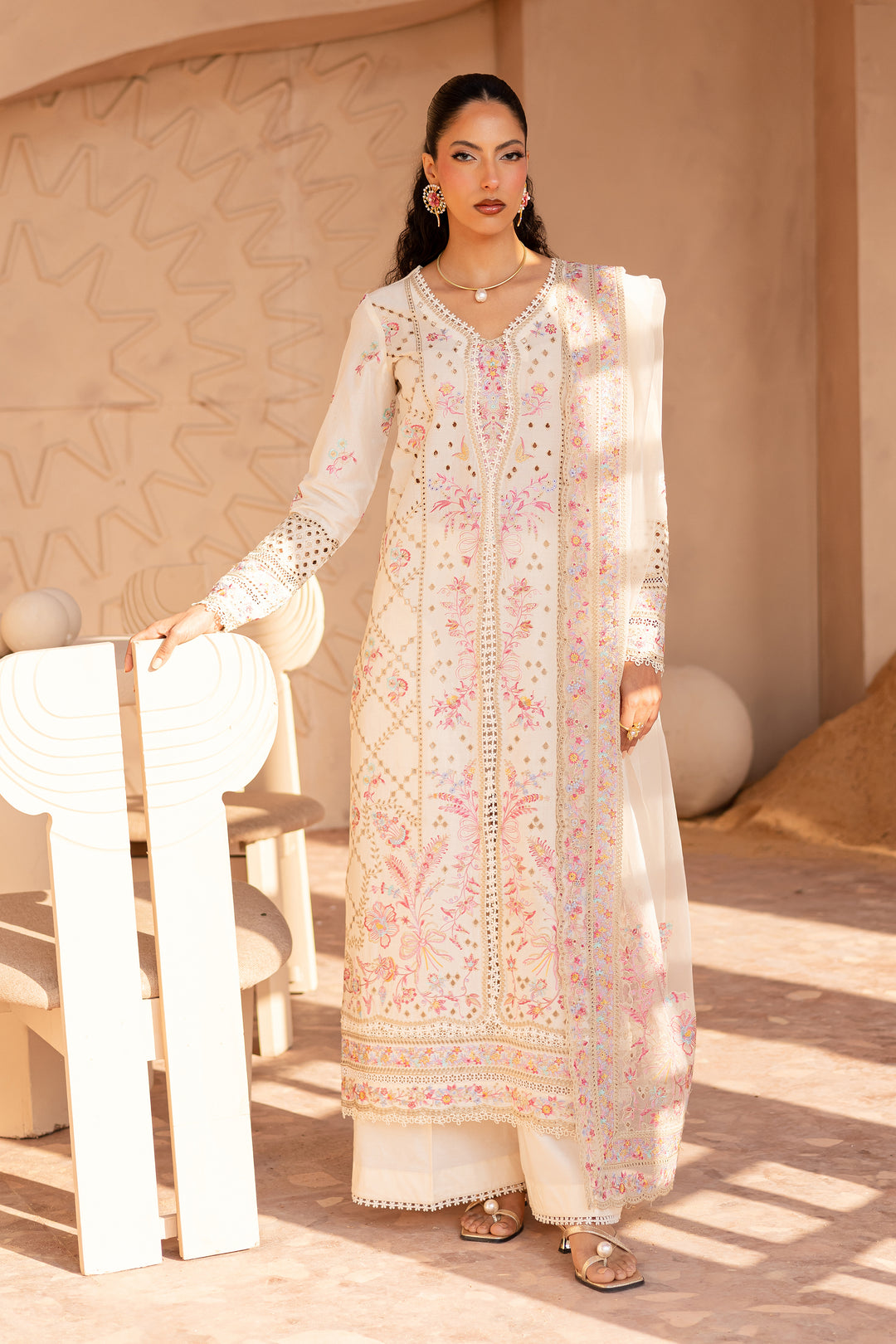 Munaza 3Pc - Embroidered Luxe Pret