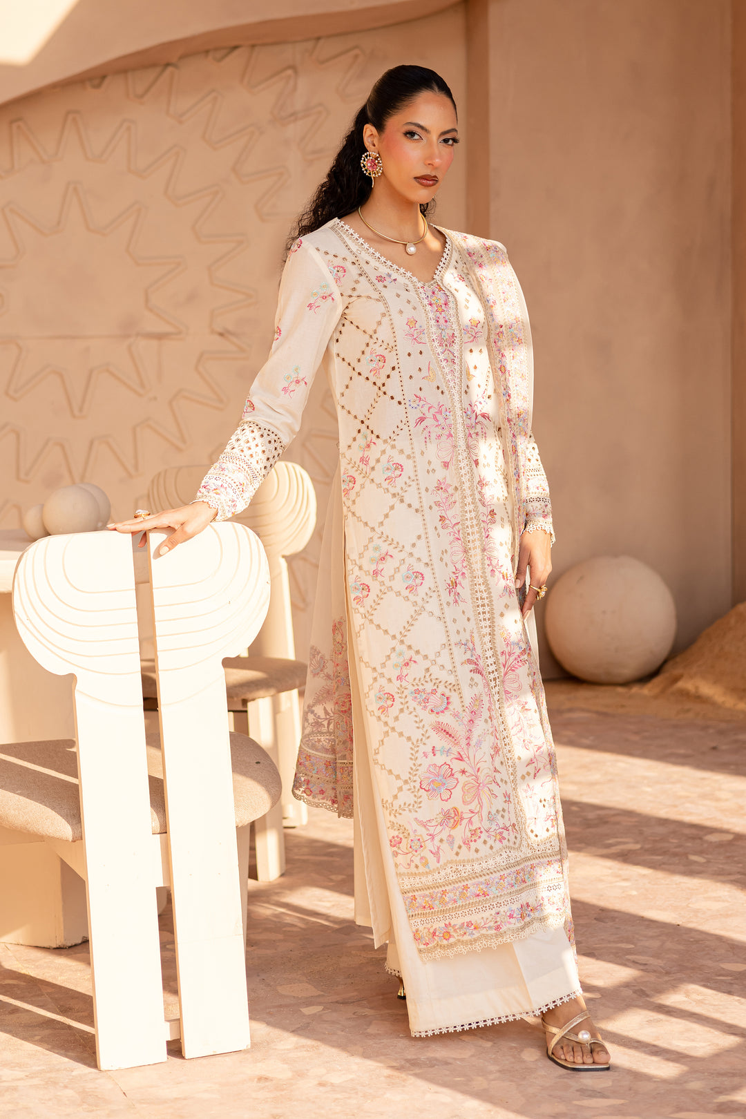 Munaza 3Pc - Embroidered Luxe Pret