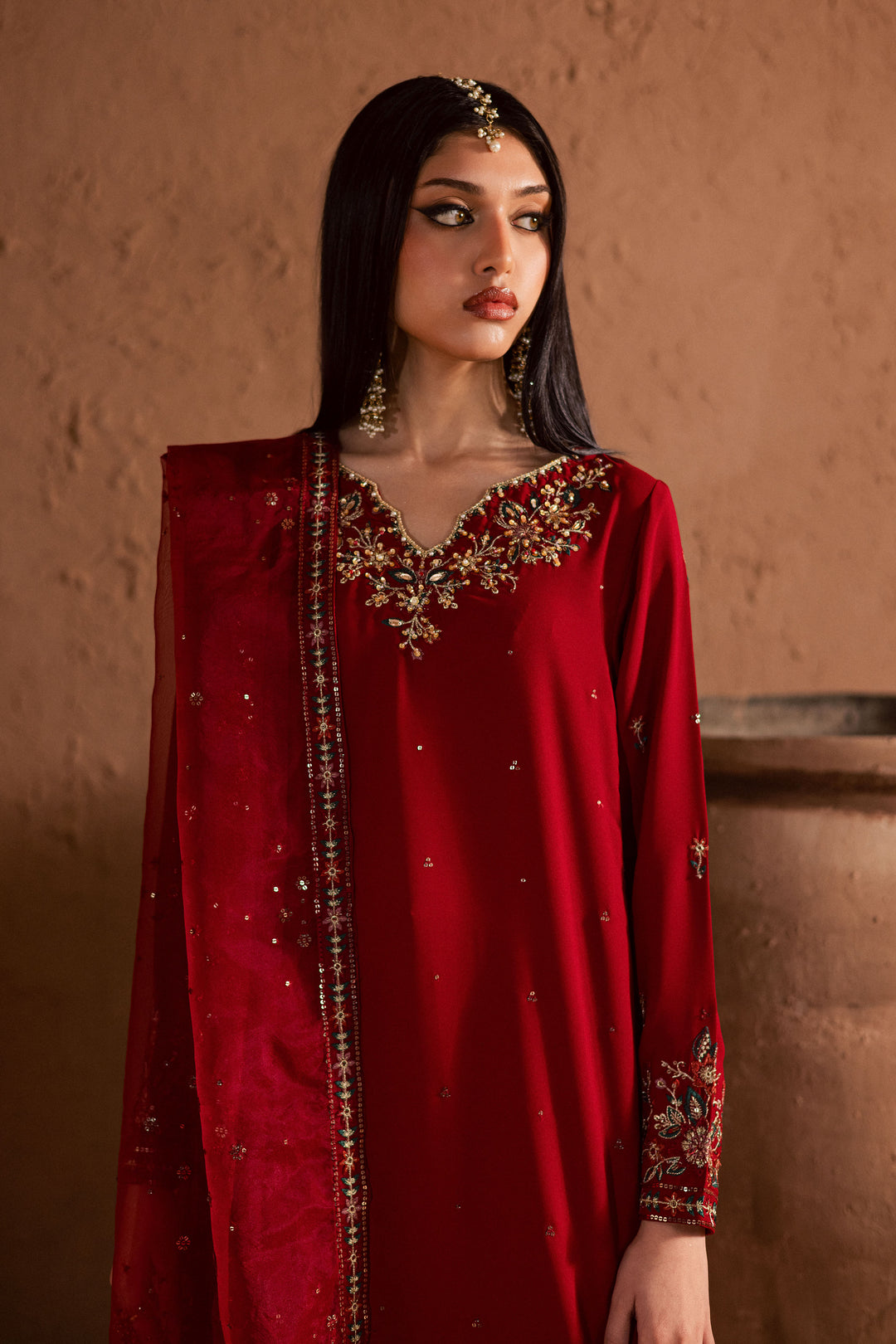  Amara 3Pc- Festive Luxe Pret BATIKSTUDIO2025  BATIK   S / Deep Red / Georgette-M / Deep Red / Georgette-L / Deep Red / Georgette