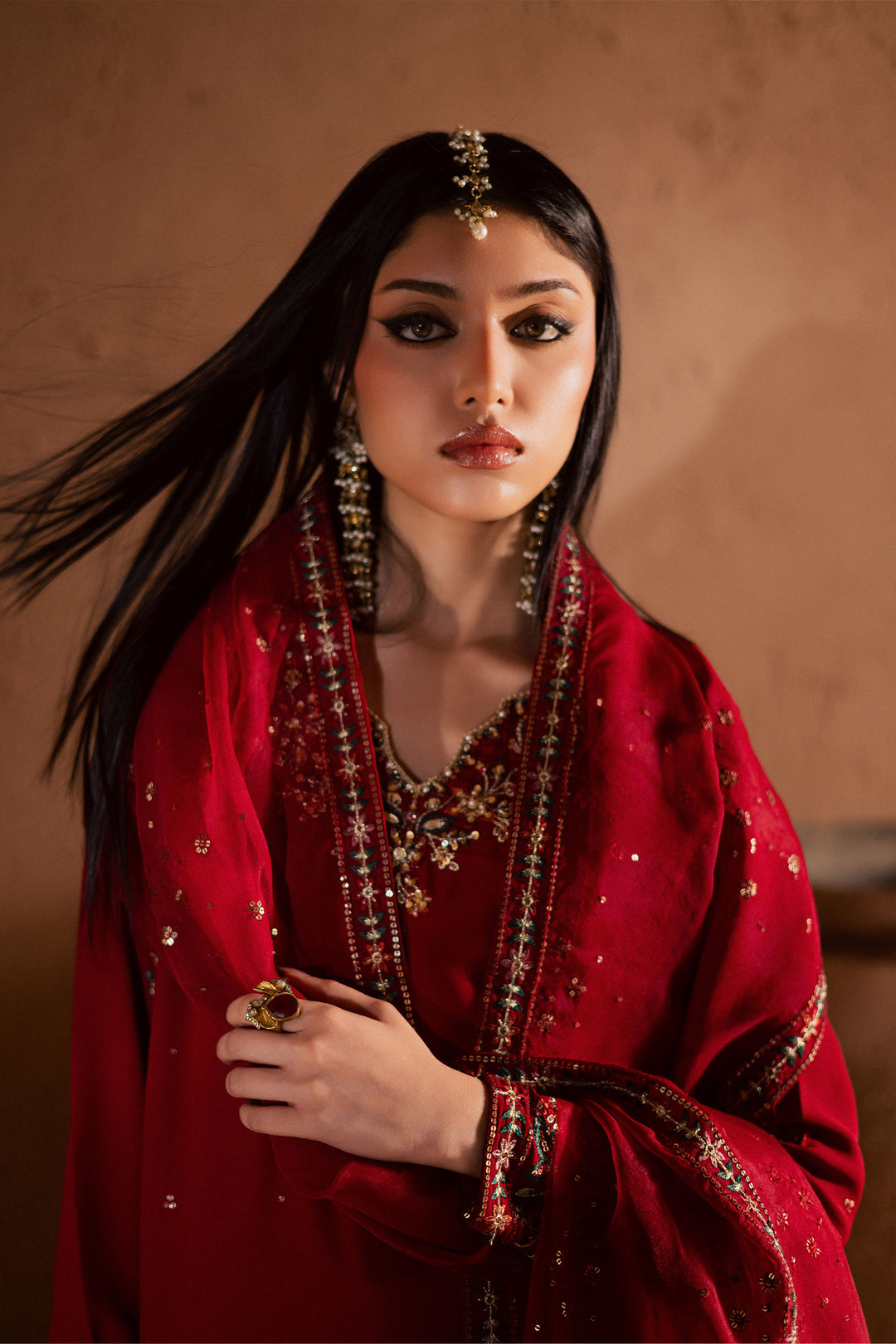  Amara 3Pc- Festive Luxe Pret BATIKSTUDIO2025  BATIK   S / Deep Red / Georgette-M / Deep Red / Georgette-L / Deep Red / Georgette