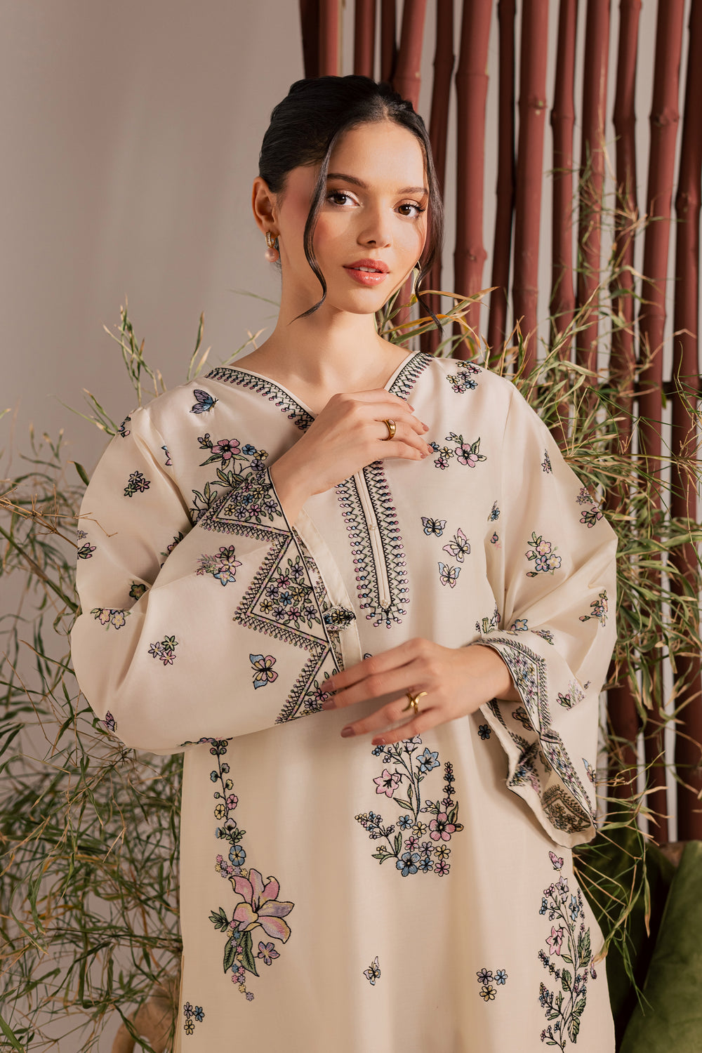  Anne 2Pc - Embroidered Lawn Dress EverydayEdit26  BATIK   XS / White Swan / Pima Lawn-S / White Swan / Pima Lawn-M / White Swan / Pima Lawn-L / White Swan / Pima Lawn-XL / White Swan / Pima Lawn