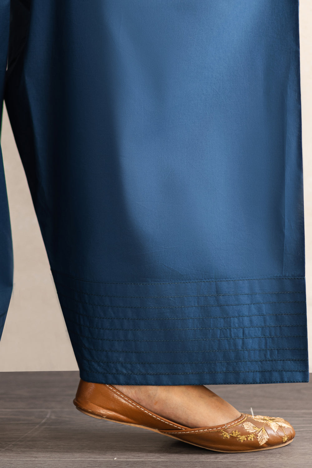 [product-color]-[product-type]-[product_material]