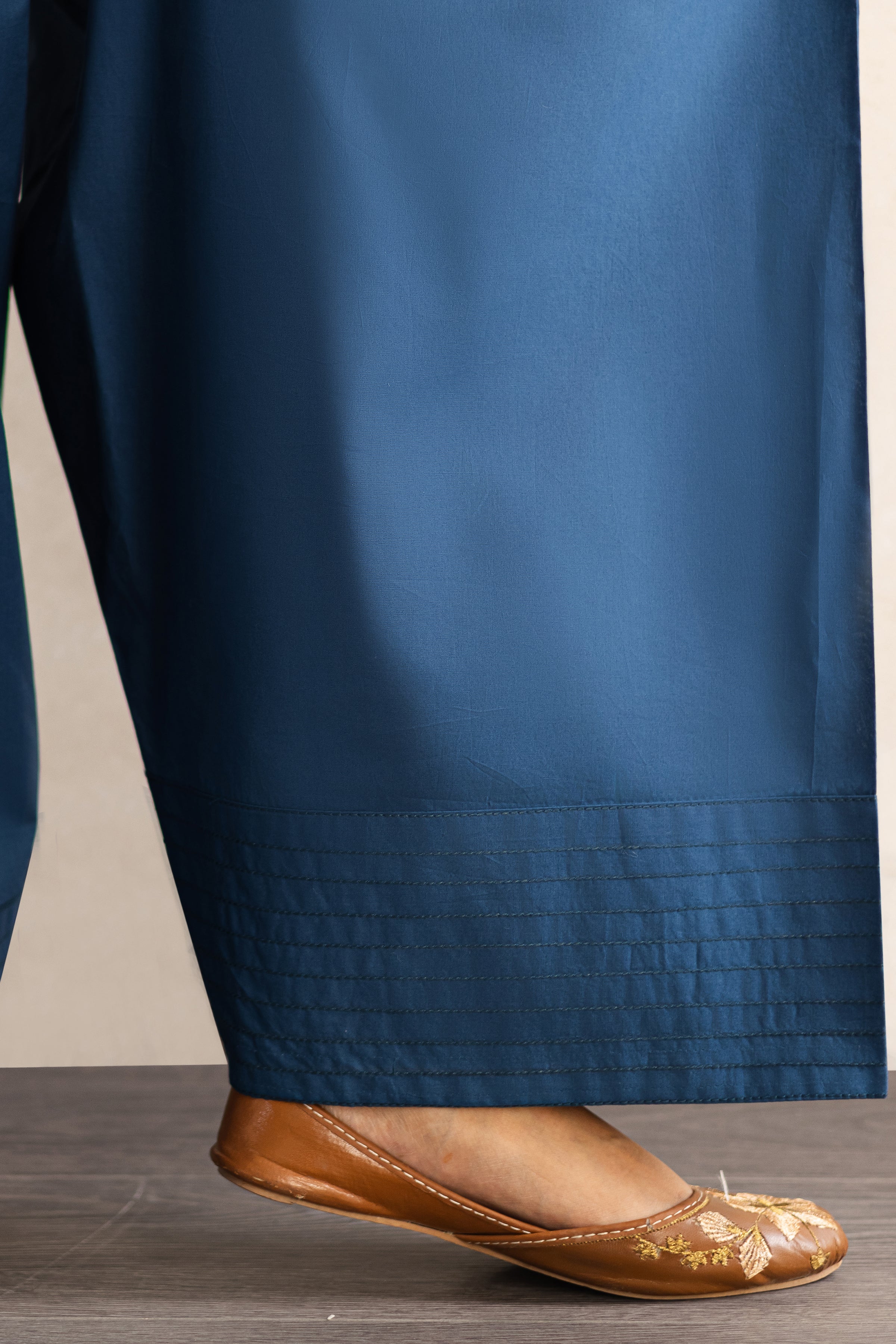 [product-color]-[product-type]-[product_material]