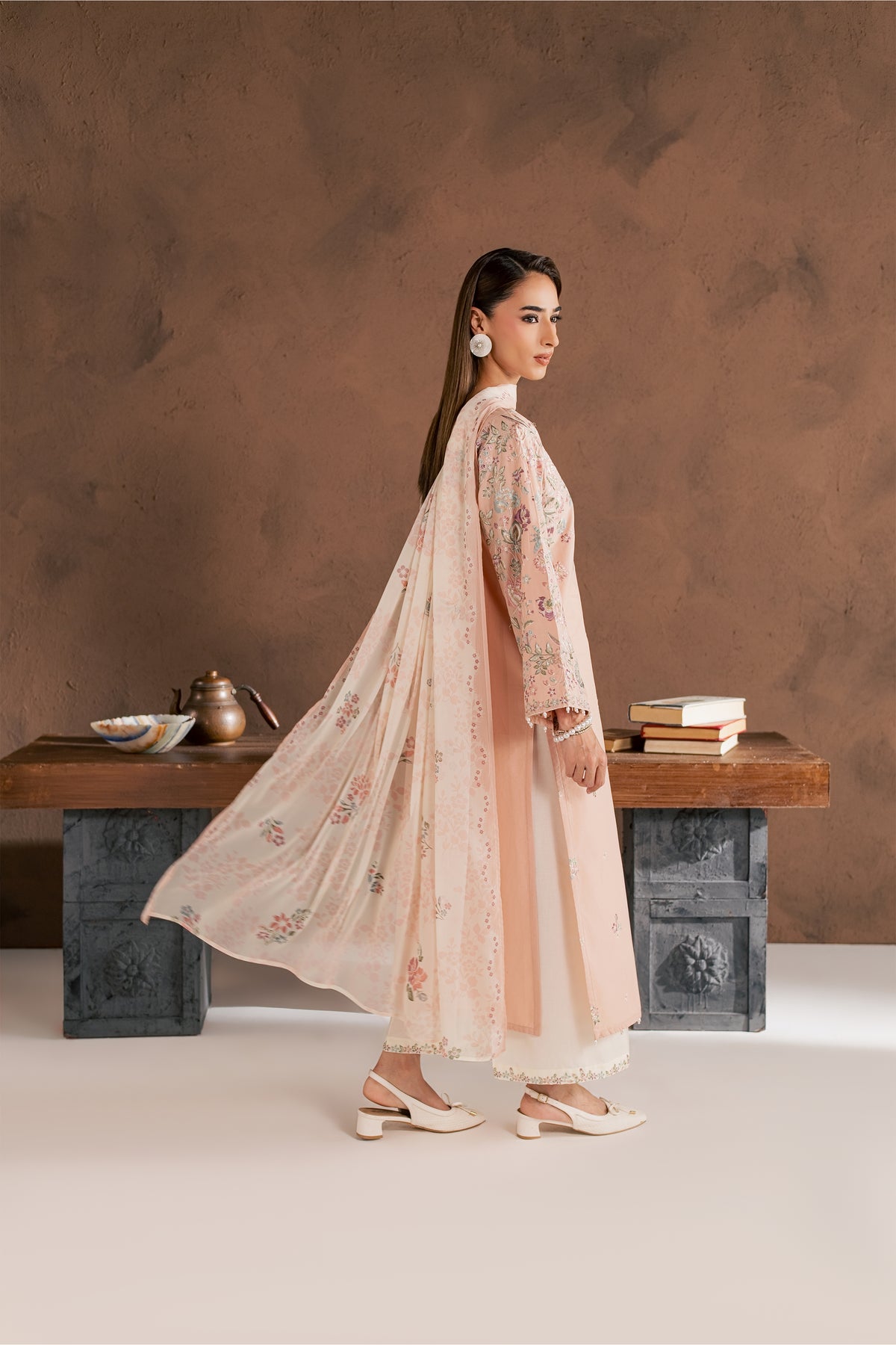Humain 3Pc - Embroidered Cambric Pret PRETAW2026  BATIK   XS / Misty Rose / Cambric