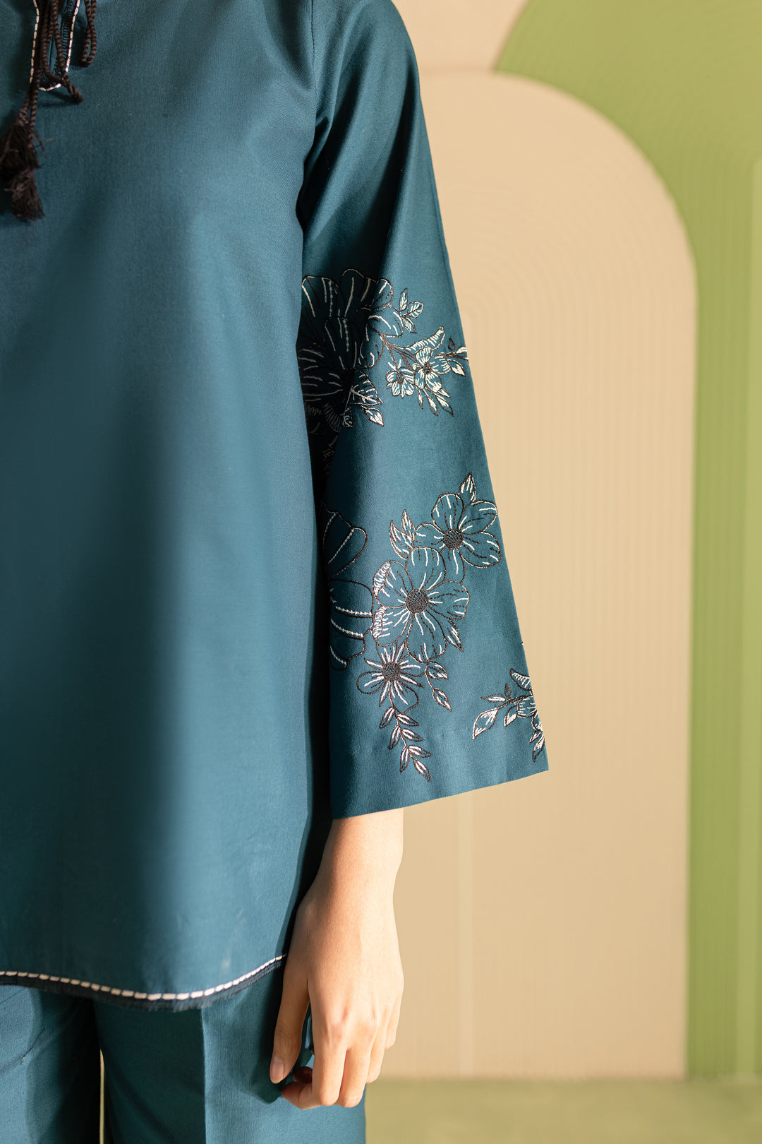 [product-color]-[product-type]-[product_material]