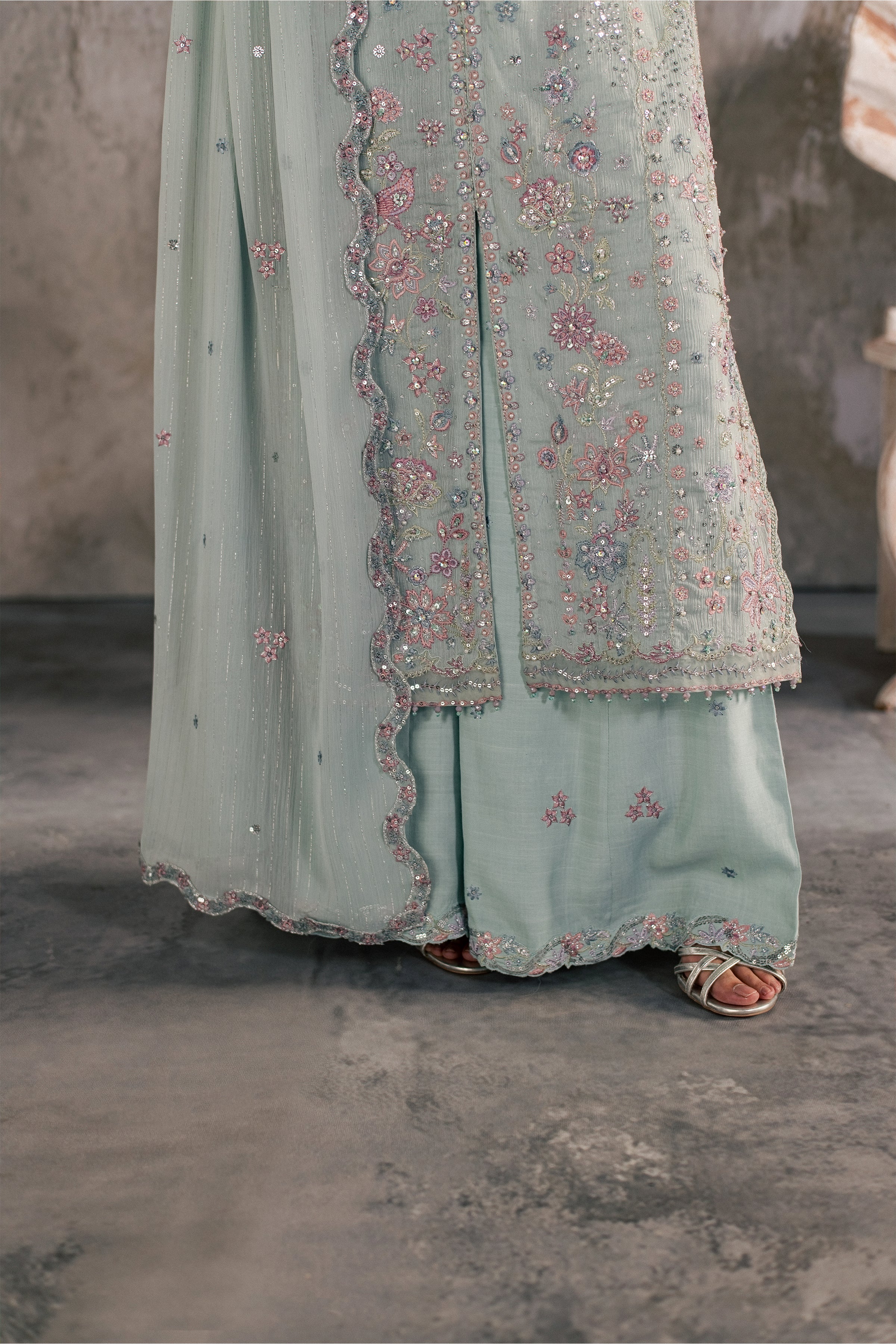  Ice Pice 3Pc - Festive Luxe Pret BATIKSTUDIO2026  BATIK   S / Ice Blue / Zari Crinkle-M / Ice Blue / Zari Crinkle-L / Ice Blue / Zari Crinkle