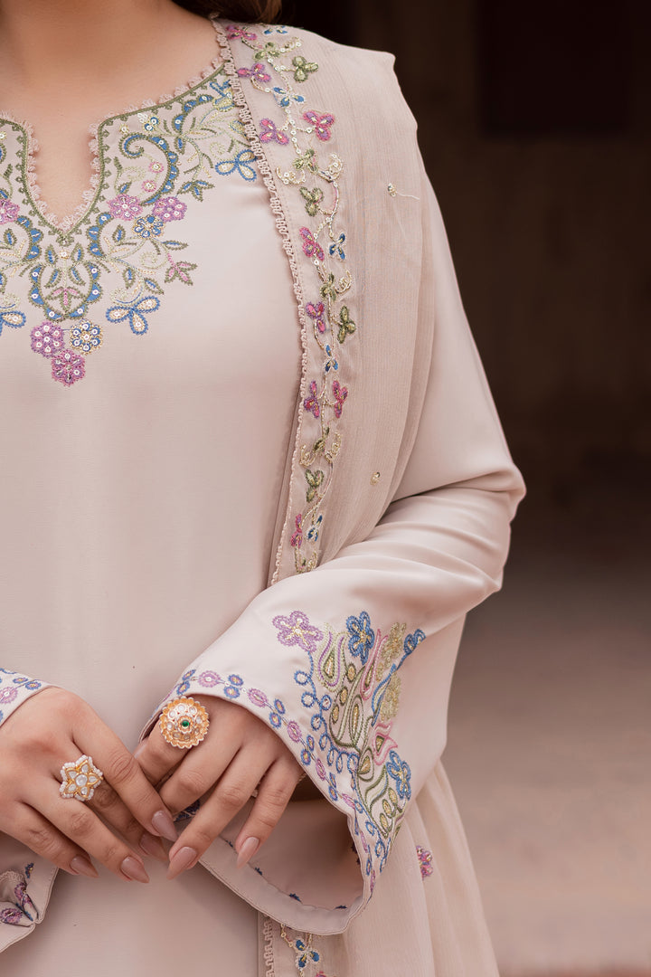  Irina 3Pc - Festive Luxe Pret BATIKSTUDIO2025  BATIK   S / Offwhite / Satin Silk-M / Offwhite / Satin Silk-L / Offwhite / Satin Silk