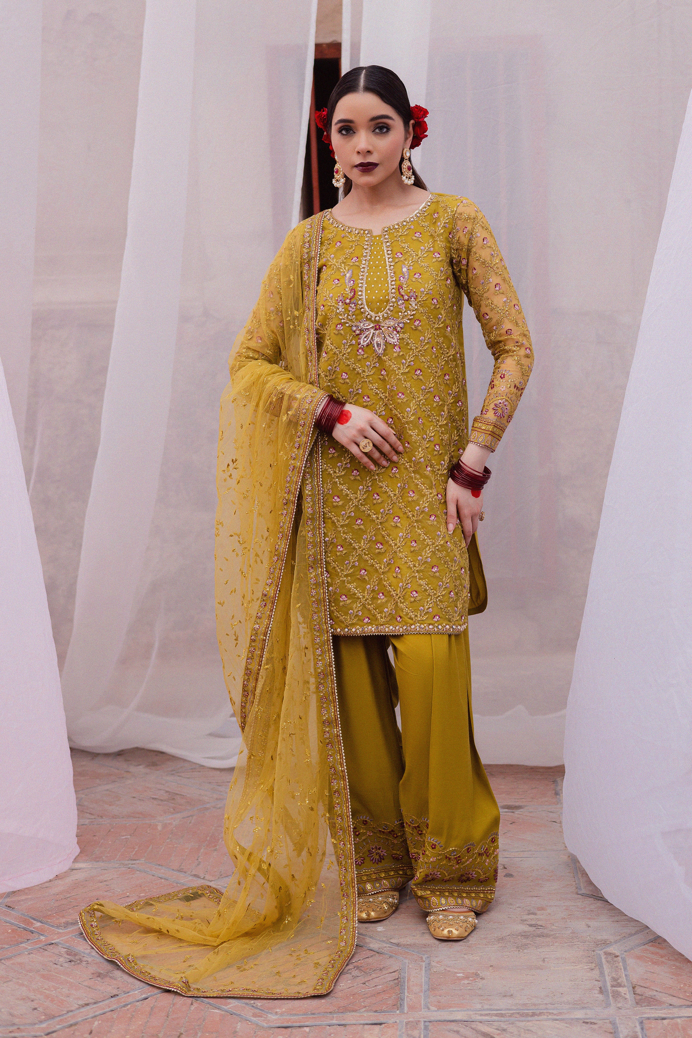  Izel 3Pc - Festive Luxe Pret BATIKSTUDIO2025  BATIK   S / Mehndi Green / Organza & Raw Silk-M / Mehndi Green / Organza & Raw Silk-L / Mehndi Green / Organza & Raw Silk