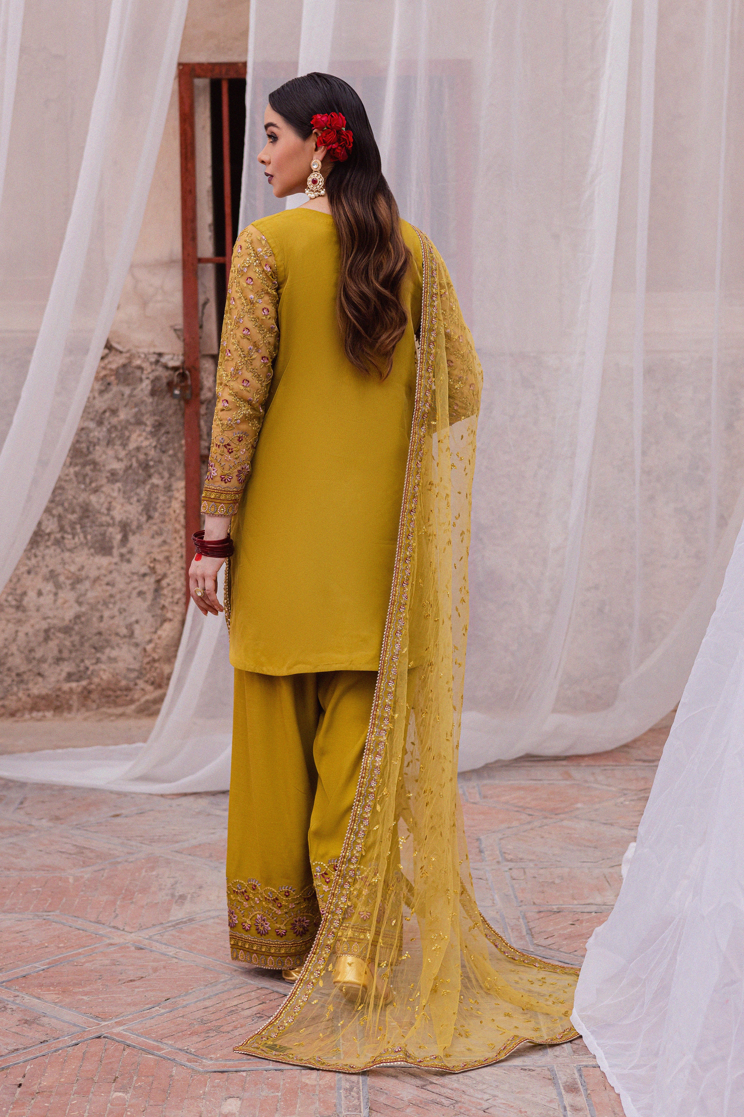  Izel 3Pc - Festive Luxe Pret BATIKSTUDIO2025  BATIK   S / Mehndi Green / Organza & Raw Silk-M / Mehndi Green / Organza & Raw Silk-L / Mehndi Green / Organza & Raw Silk