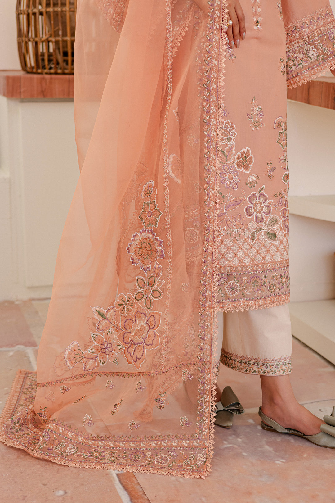 [product-color]-[product-type]-[product_material]