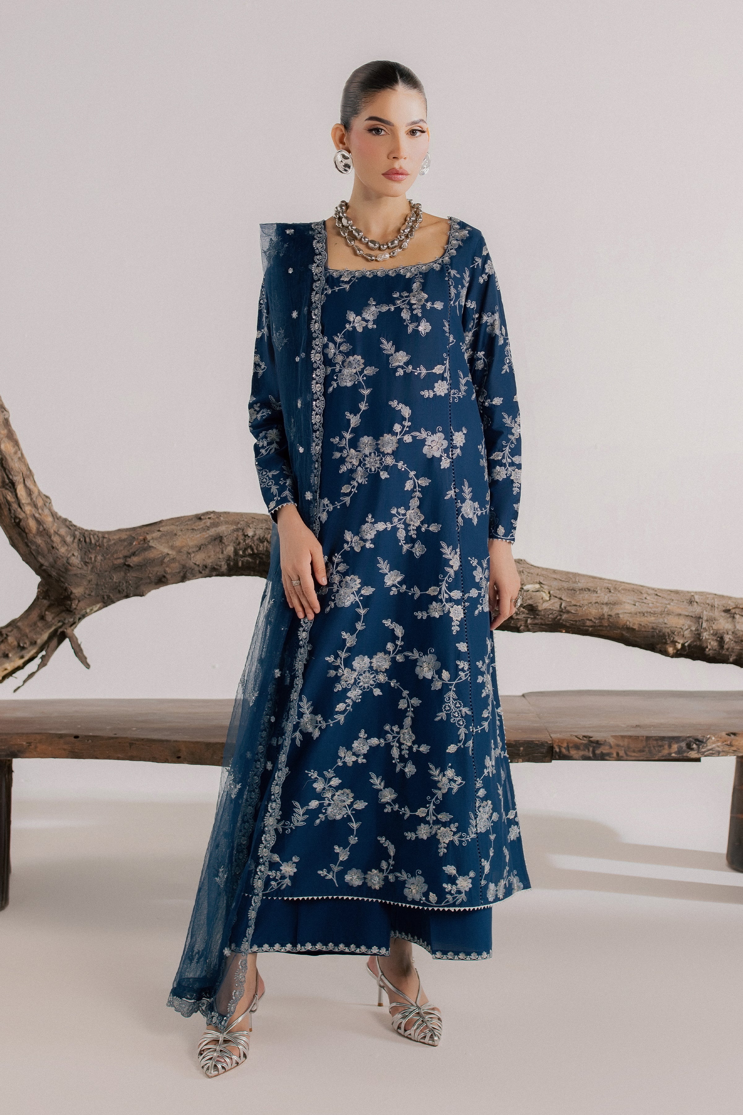  Kiana 3Pc - Luxury Embroidered Lawn BATIKSS26  BATIK   XS / Zinc / Pima Lawn-S / Zinc / Pima Lawn-M / Zinc / Pima Lawn-L / Zinc / Pima Lawn-XL / Zinc / Pima Lawn