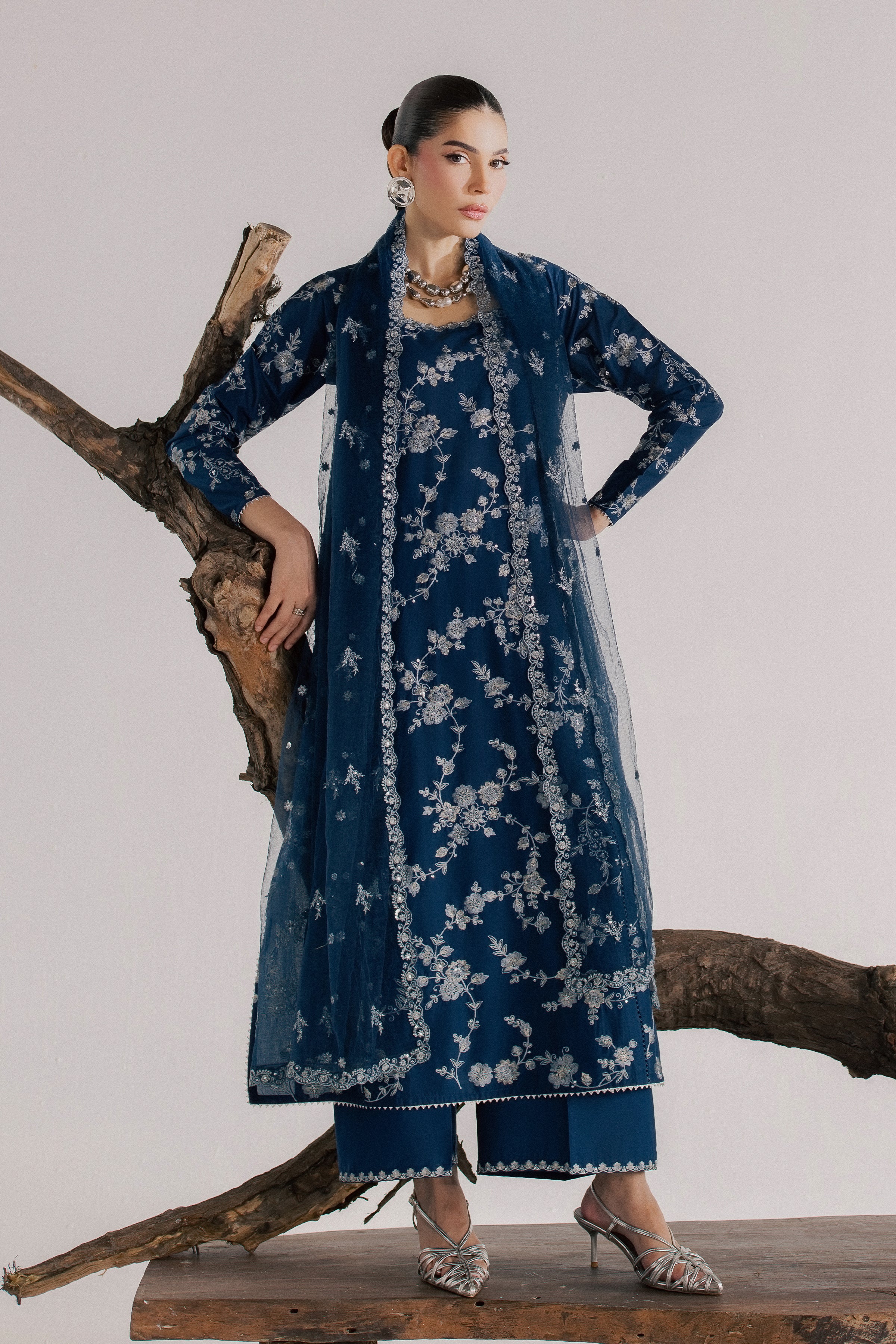  Kiana 3Pc - Luxury Embroidered Lawn BATIKSS26  BATIK   XS / Zinc / Pima Lawn-S / Zinc / Pima Lawn-M / Zinc / Pima Lawn-L / Zinc / Pima Lawn-XL / Zinc / Pima Lawn