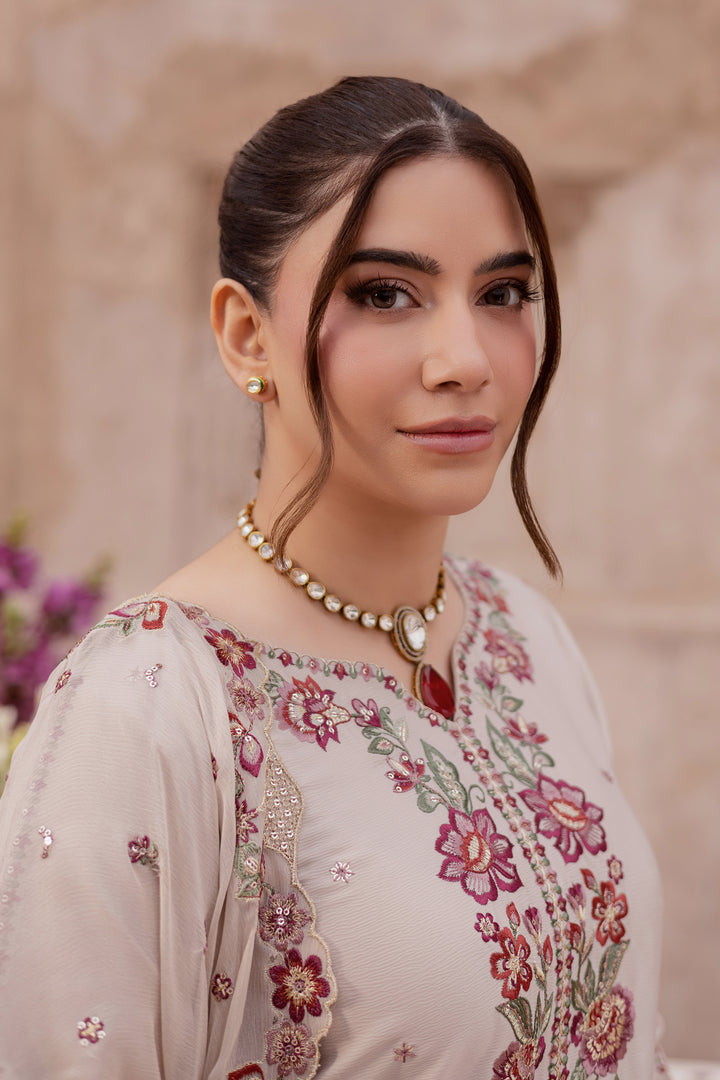  Lark 3Pc - Festive Luxe Pret BATIKSTUDIO2025  BATIK   S / Beige / Georgette-M / Beige / Georgette-L / Beige / Georgette