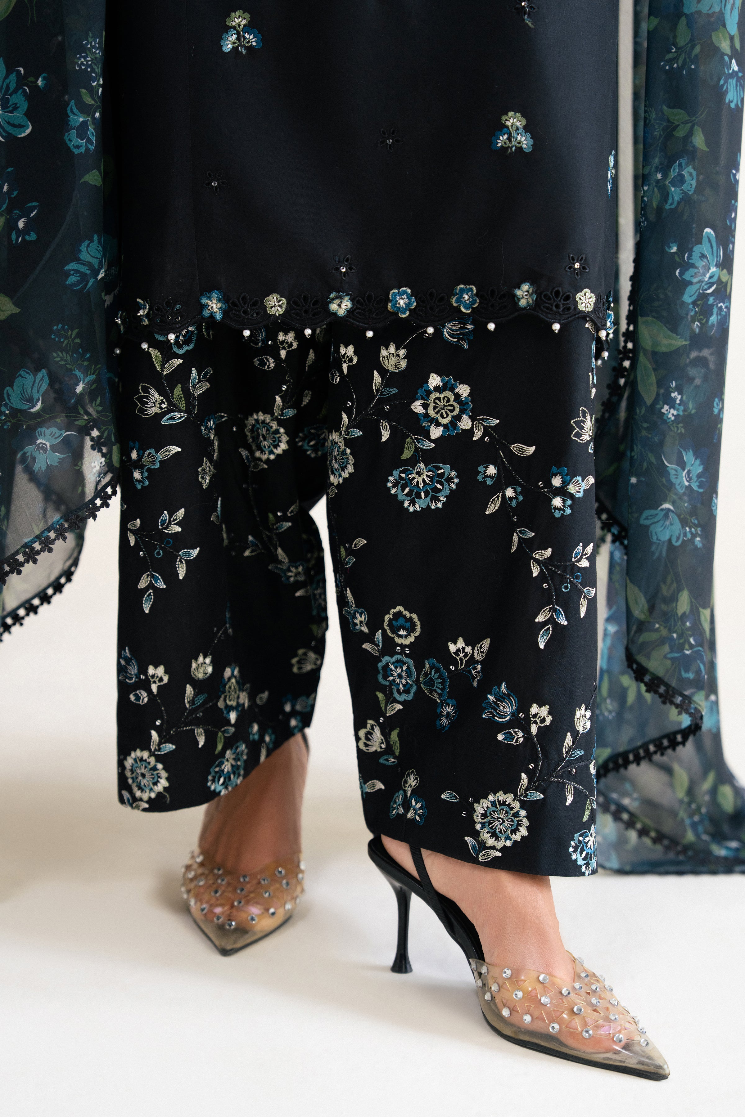  Layali 3Pc - Festive Eid Pret BATIKSS26  BATIK   XS / Black / Pima Lawn-S / Black / Pima Lawn-M / Black / Pima Lawn-L / Black / Pima Lawn-XL / Black / Pima Lawn