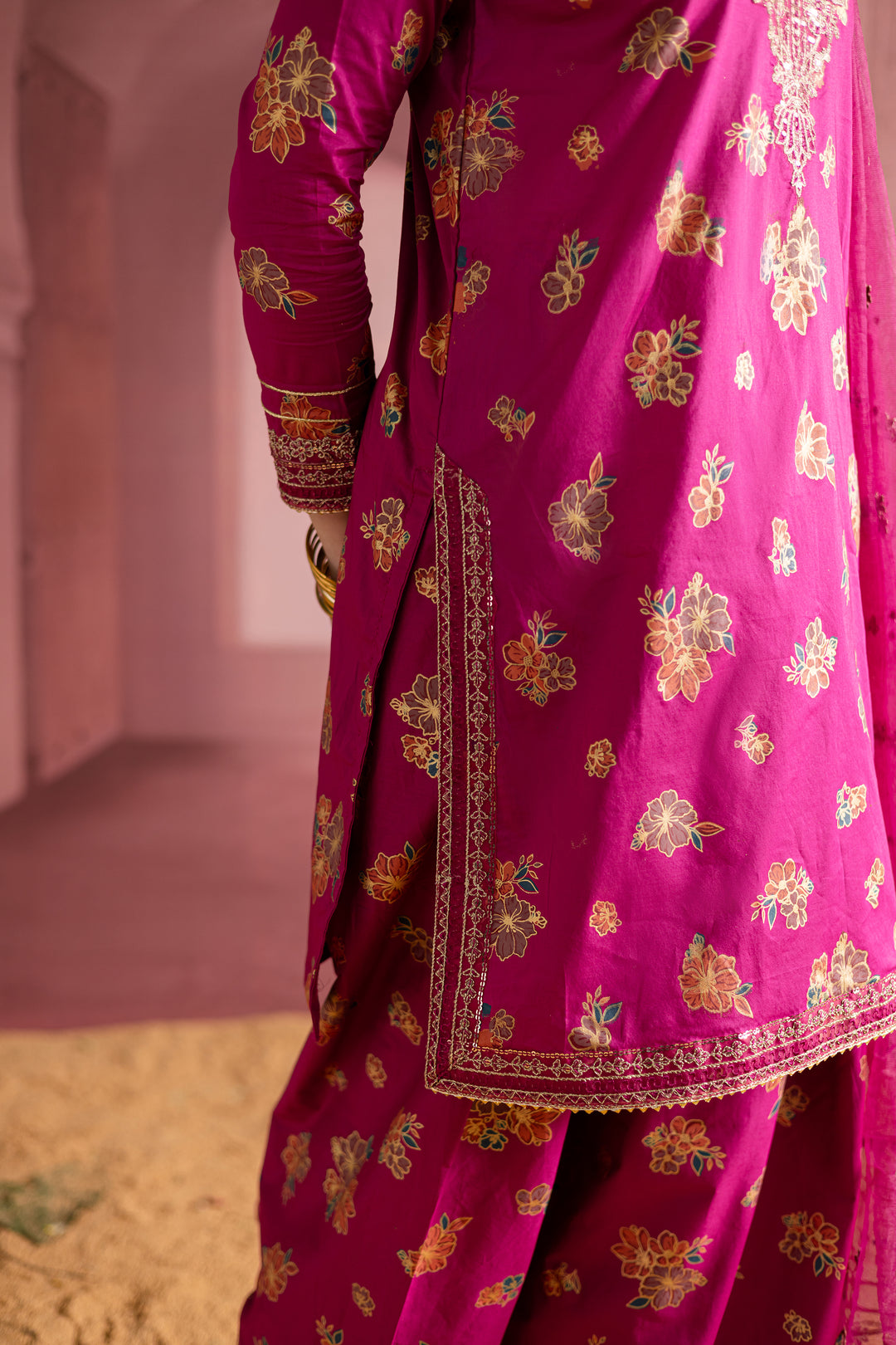 [product-color]-[product-type]-[product_material]