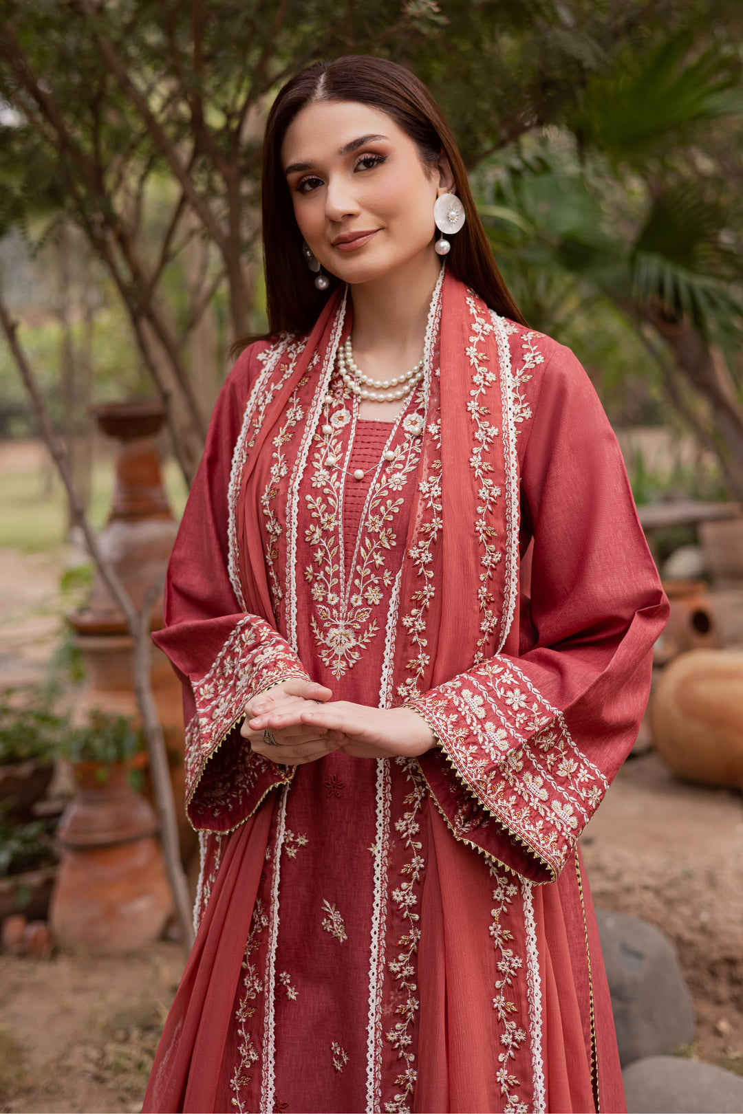  Red Carrot 3Pc - Embroidered Festive Pret BATIK WINTER PRET 2025  BATIK   XS / Carrot / Karandi-S / Carrot / Karandi-M / Carrot / Karandi-L / Carrot / Karandi-XL / Carrot / Karandi