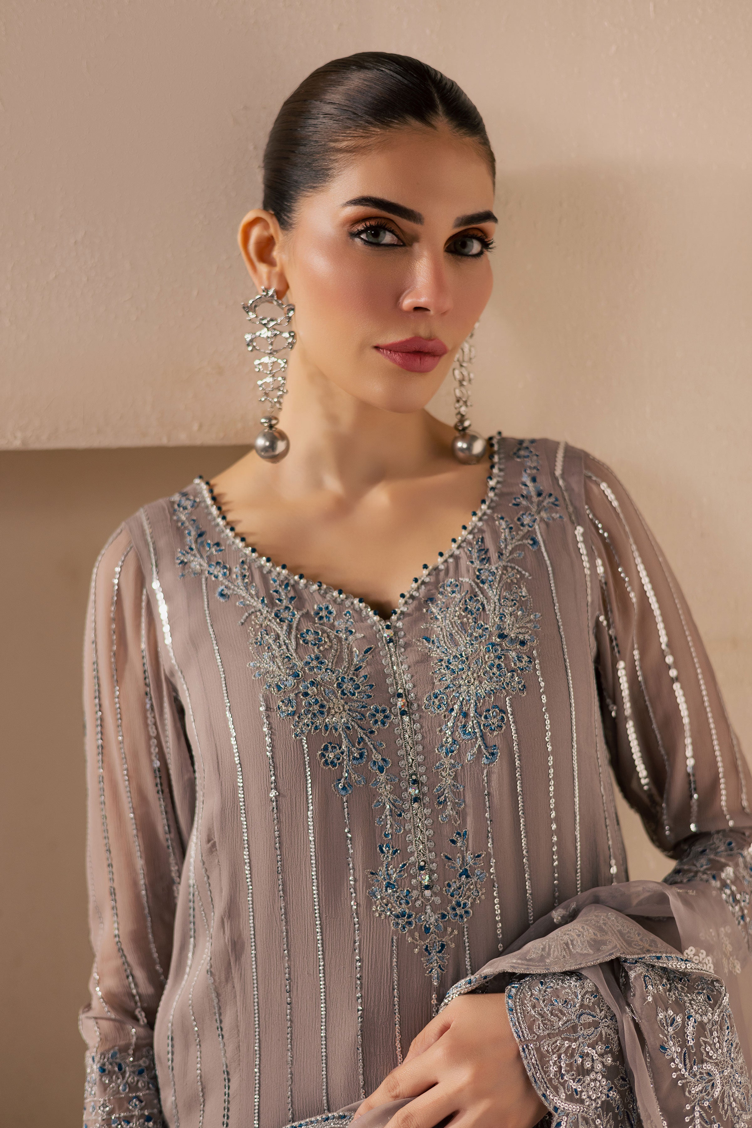  Saabiha 3Pc - Embroidered Luxe Pret BATIKLuxePRET2025  BATIK   XS / Steel Grey / Organza & Raw Silk-S / Steel Grey / Organza & Raw Silk-M / Steel Grey / Organza & Raw Silk-L / Steel Grey / Organza & Raw Silk-XL / Steel Grey / Organza & Raw Silk