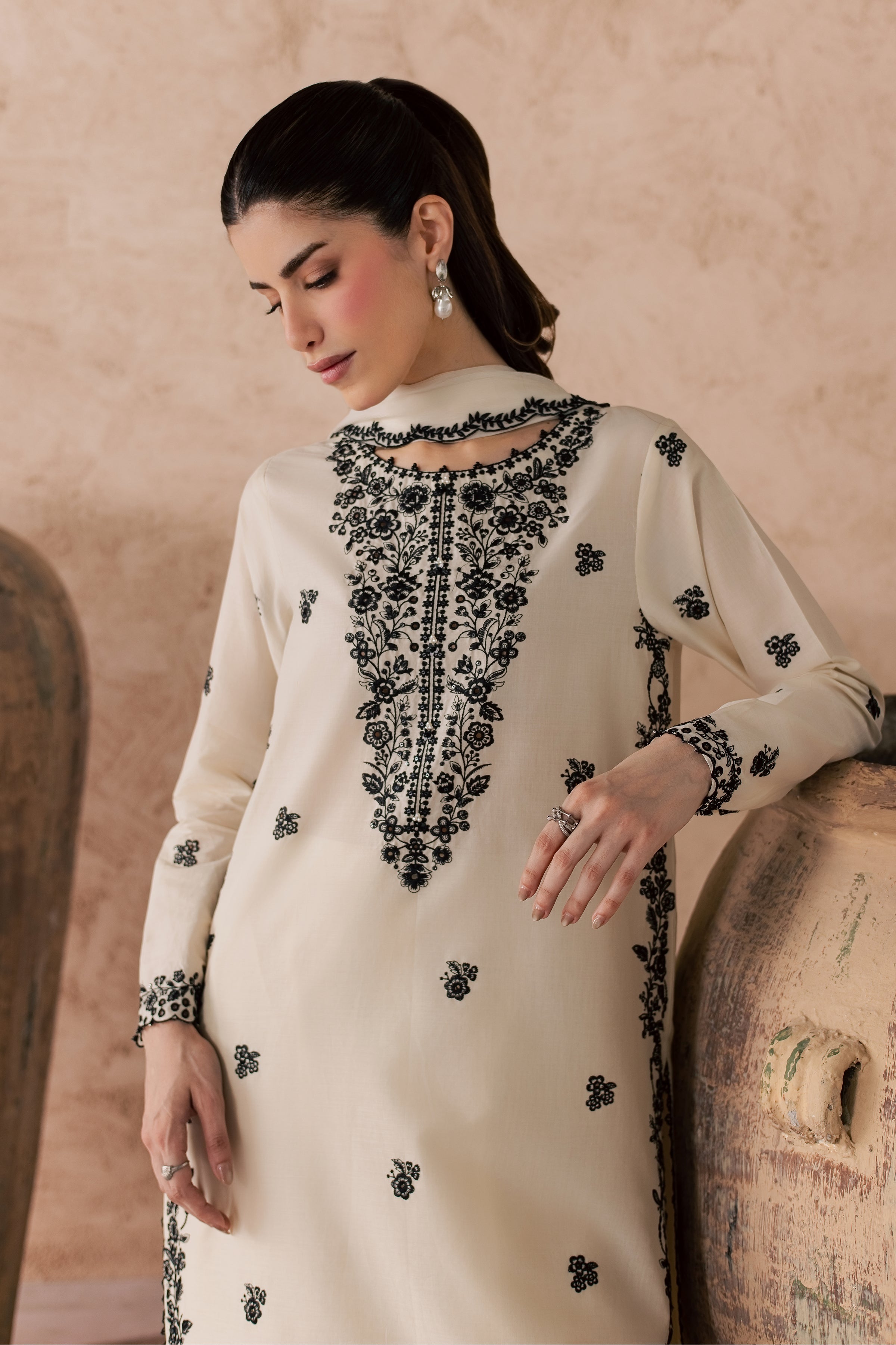  Sia 3Pc - Embroidered Lawn Dress EverydayEdit26  BATIK   XS / Off White / Pima Lawn-S / Off White / Pima Lawn-M / Off White / Pima Lawn-L / Off White / Pima Lawn-XL / Off White / Pima Lawn