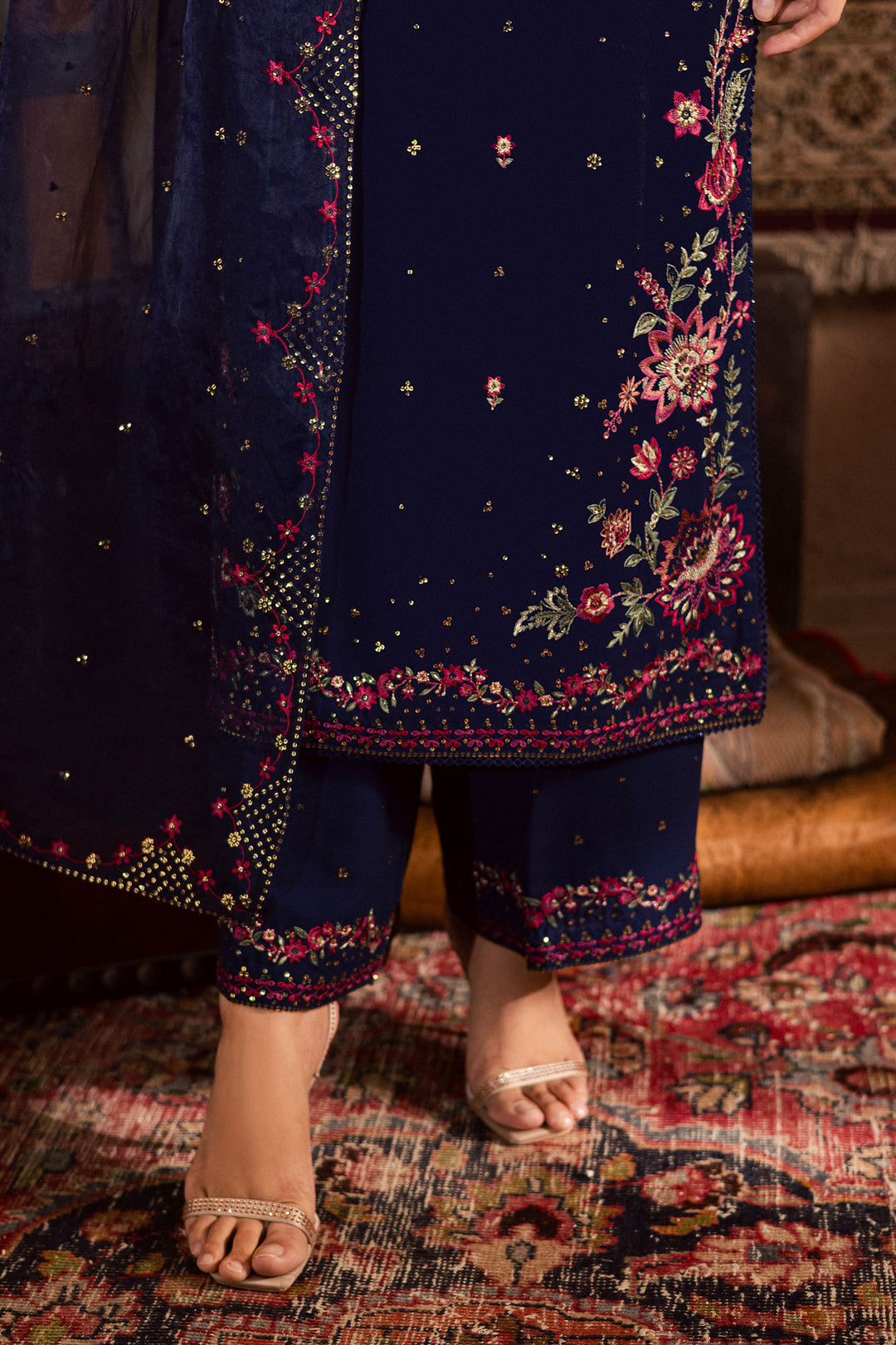  Skyra 3Pc- Festive Luxe Pret BATIKSTUDIO2025  BATIK   S / Deep Blue / Georgette-M / Deep Blue / Georgette-L / Deep Blue / Georgette