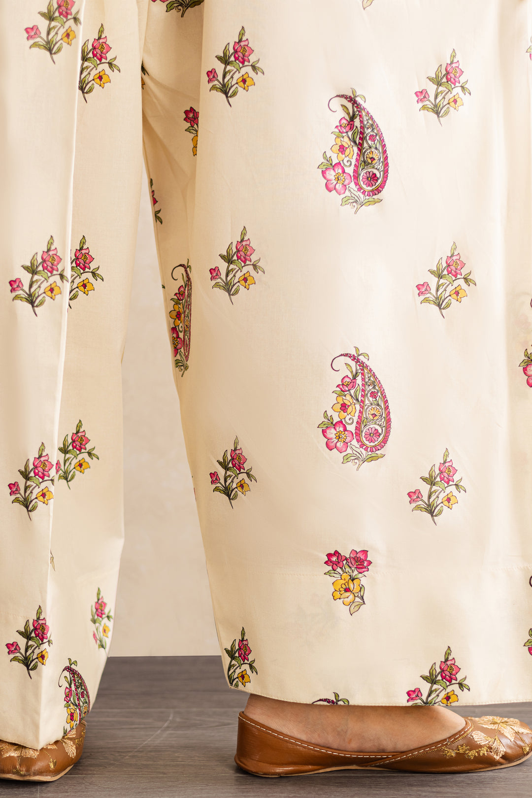 [product-color]-[product-type]-[product_material]