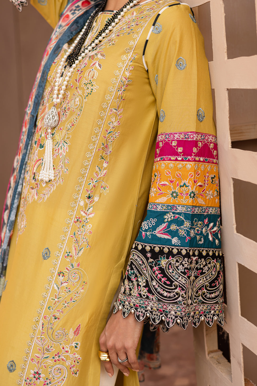 [product-color]-[product-type]-[product_material]