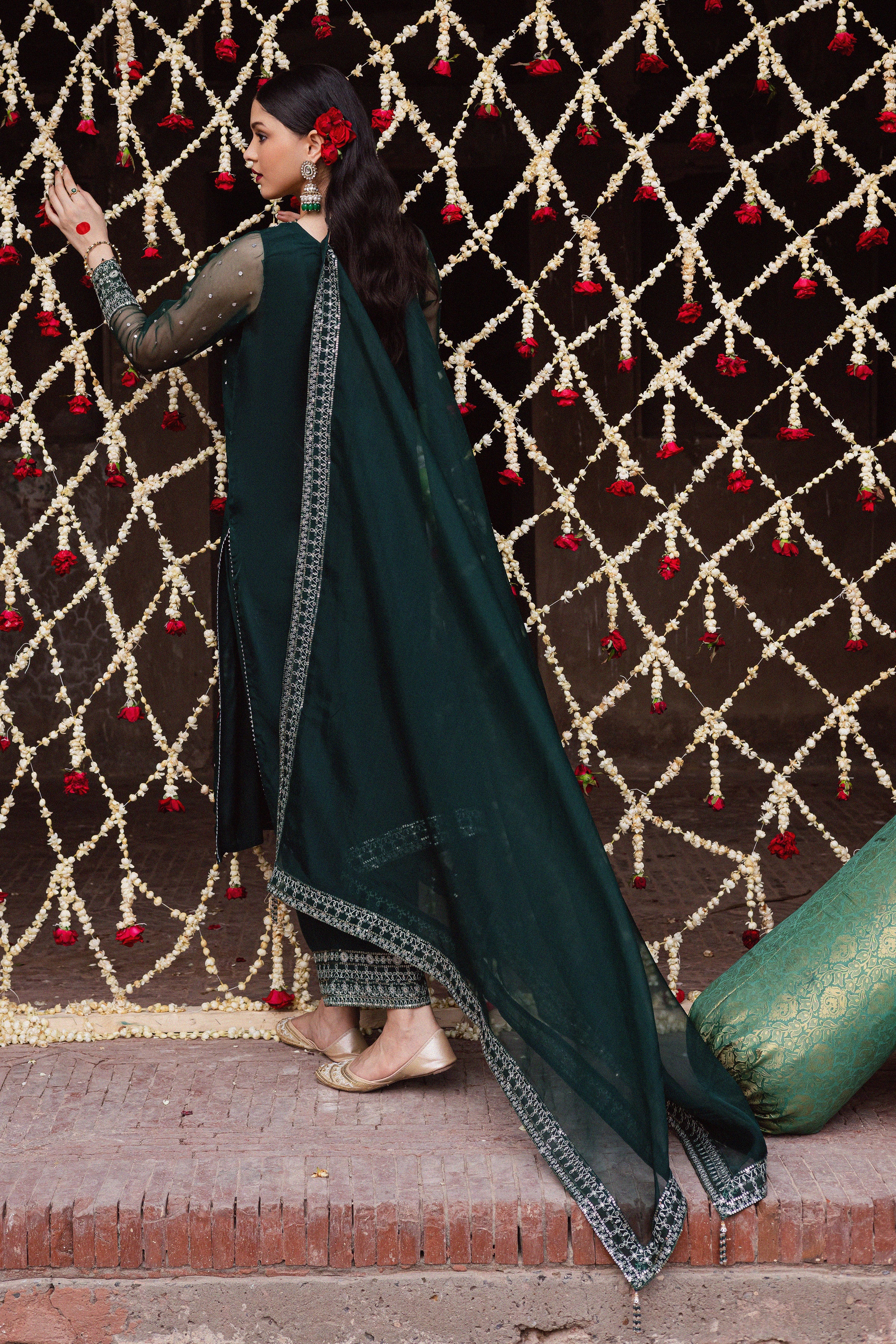  Zamurud 3Pc - Festive Luxe Pret BATIKLuxePRET  BATIK   XS / Emerald Green / Organza & Raw Silk-S / Emerald Green / Organza & Raw Silk-M / Emerald Green / Organza & Raw Silk-L / Emerald Green / Organza & Raw Silk-XL / Emerald Green / Organza & Raw Silk