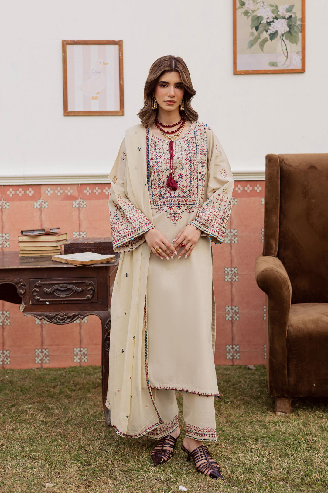 Nahin 3Pc - Embroidered Khaddar Dress