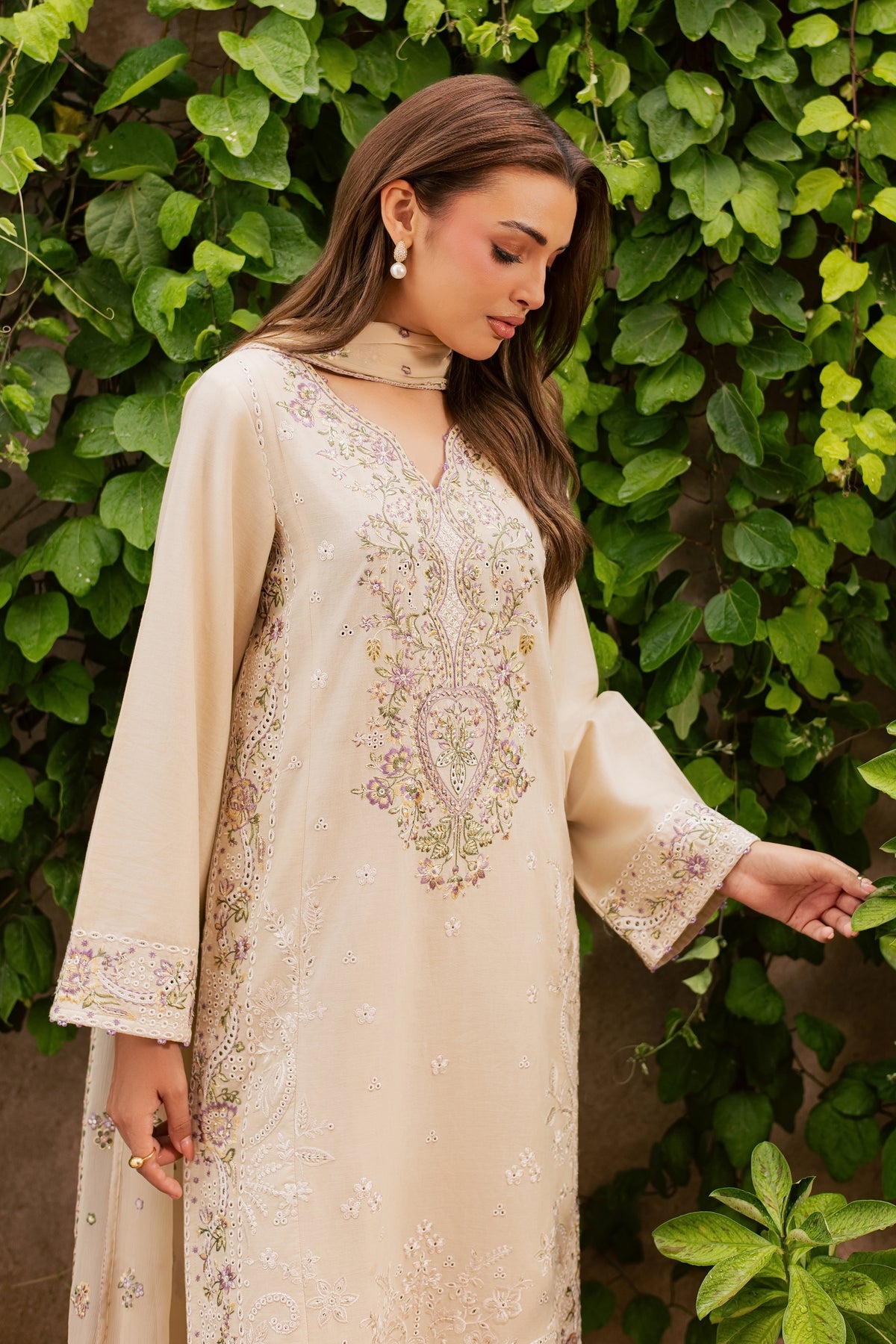 Sugar Plum 3Pc - Embroidered Khaddar Pret