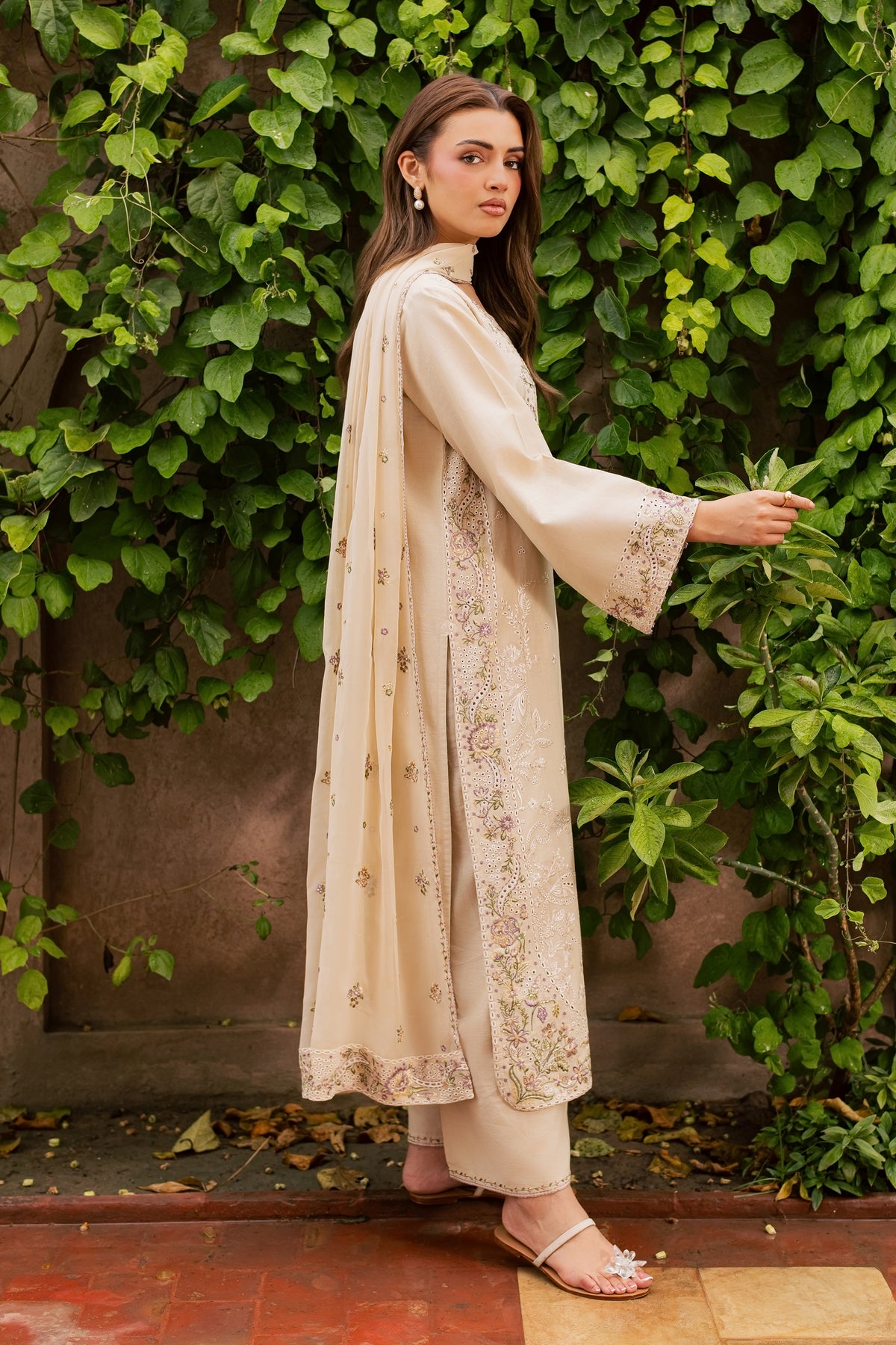 Sugar Plum 3Pc - Embroidered Khaddar Pret