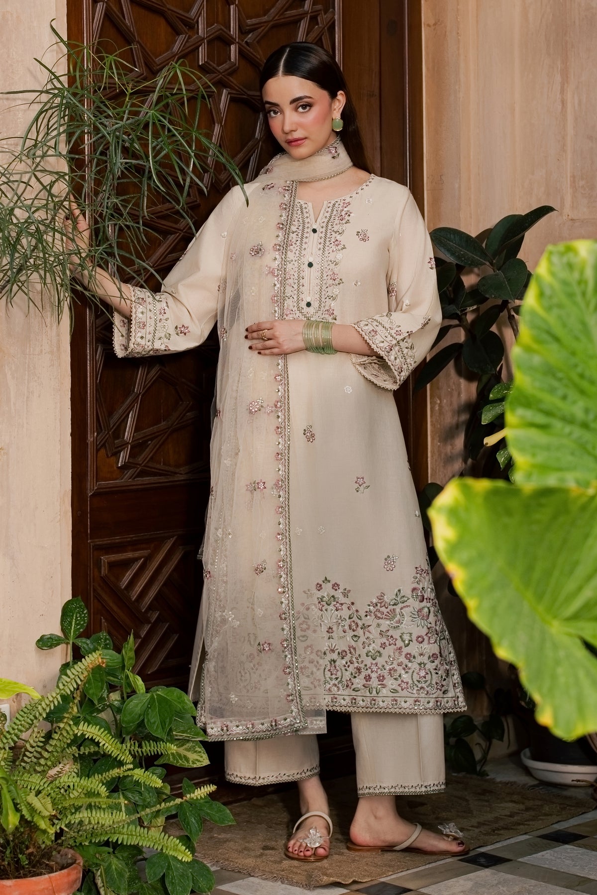 Oak Wood 3Pc - Embroidered Khaddar Pret