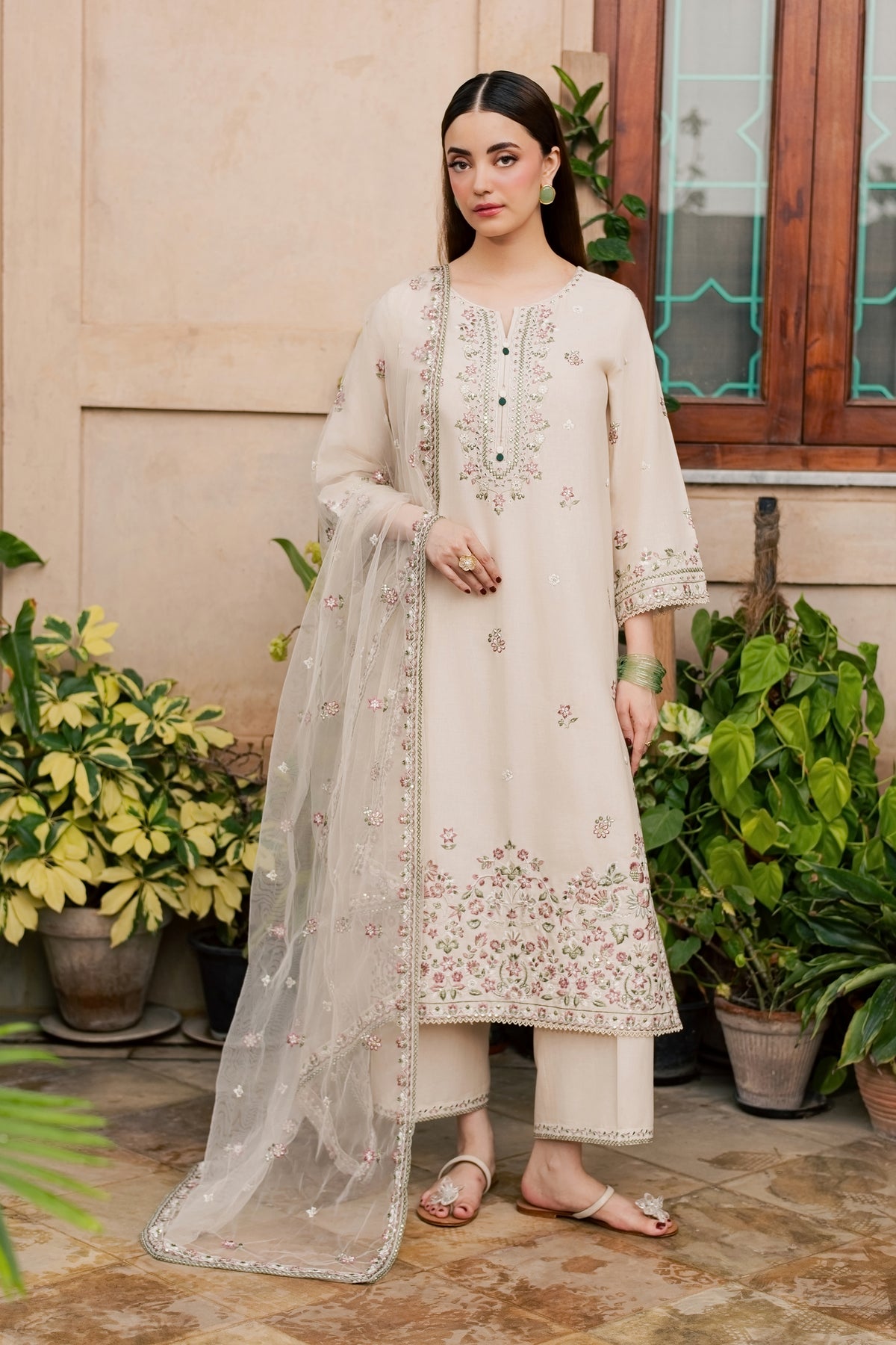 Oak Wood 3Pc - Embroidered Khaddar Pret