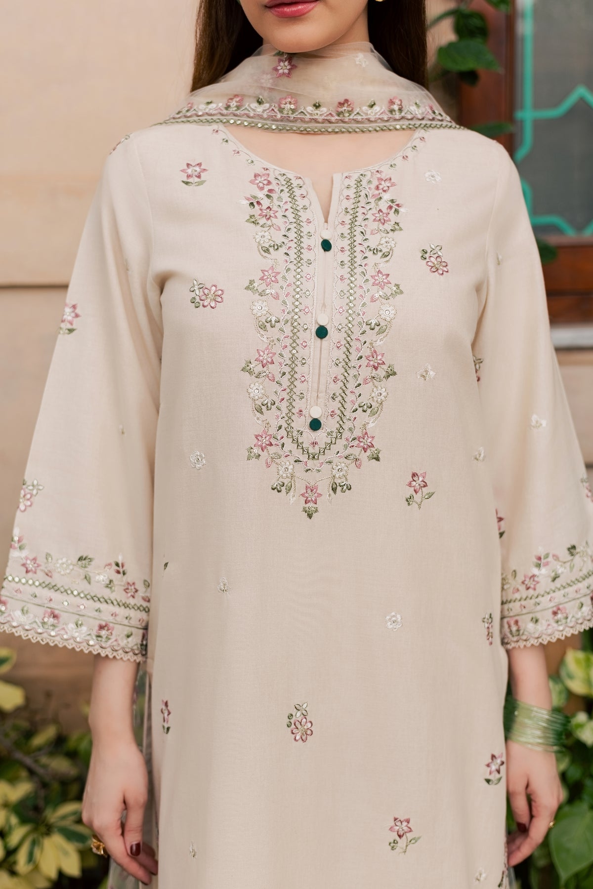 Oak Wood 3Pc - Embroidered Khaddar Pret