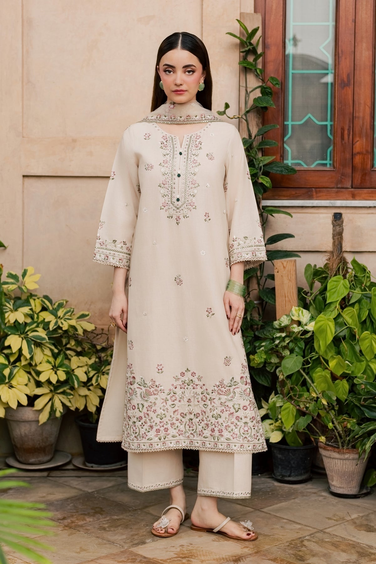 Oak Wood 3Pc - Embroidered Khaddar Pret