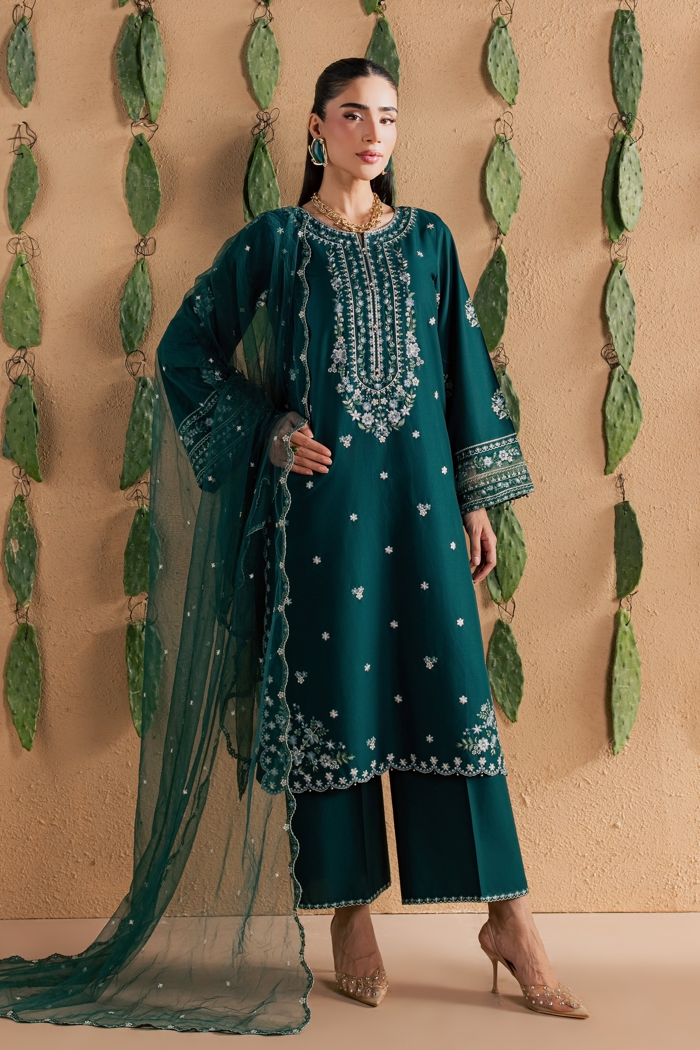 Zamarud 3Pc - Luxury Embroidered Lawn