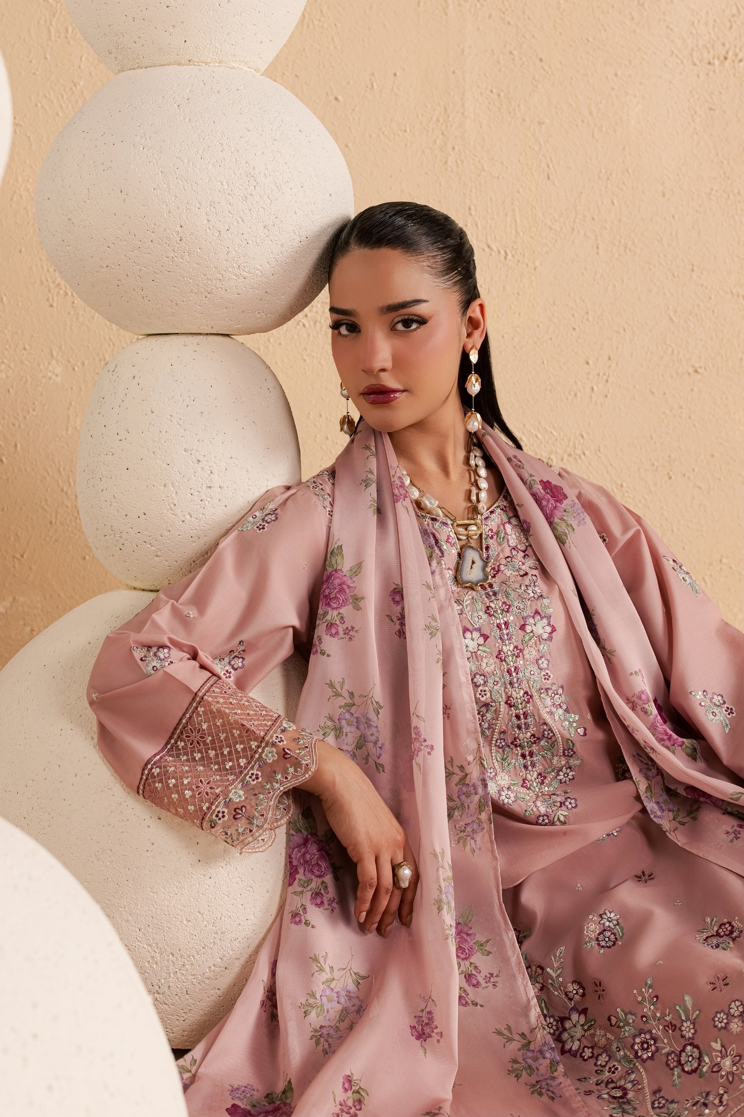 Velora 3Pc - Luxury Embroidered Lawn