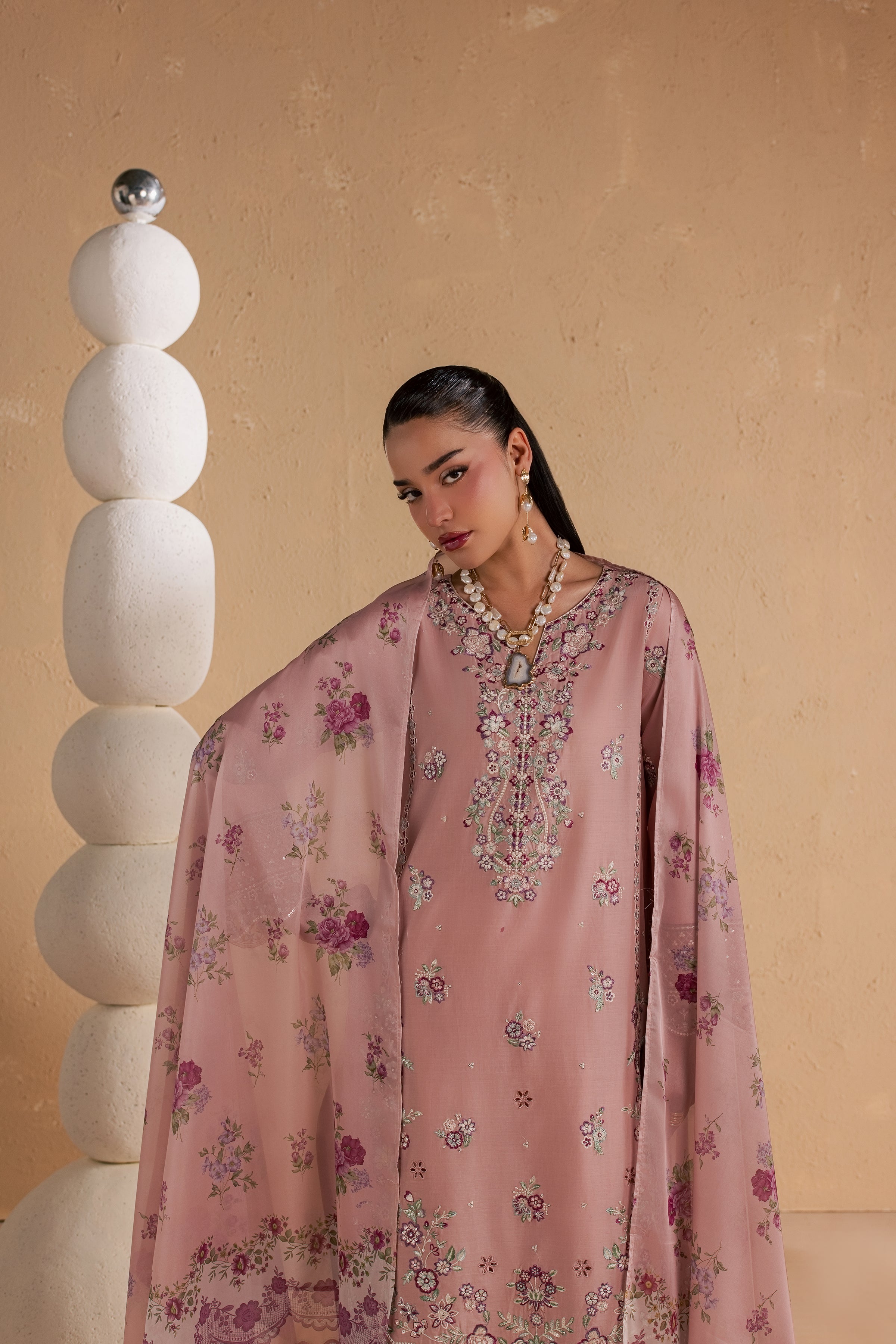 Velora 3Pc - Luxury Embroidered Lawn