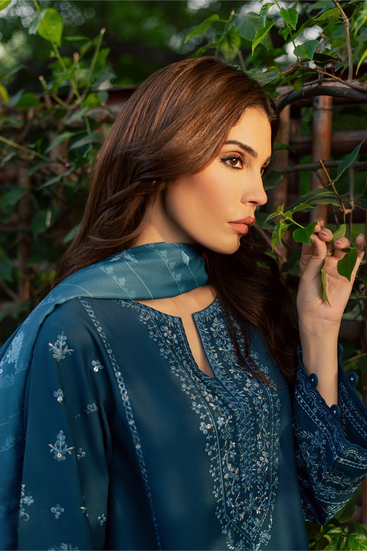 Blue Mantis 3Pc - Embroidered Khaddar Pret
