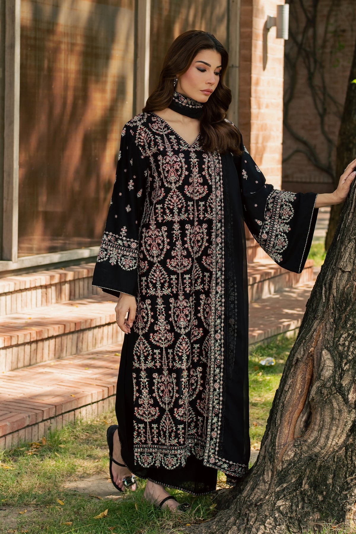 Avni 3Pc - Embroidered Karandi Pret