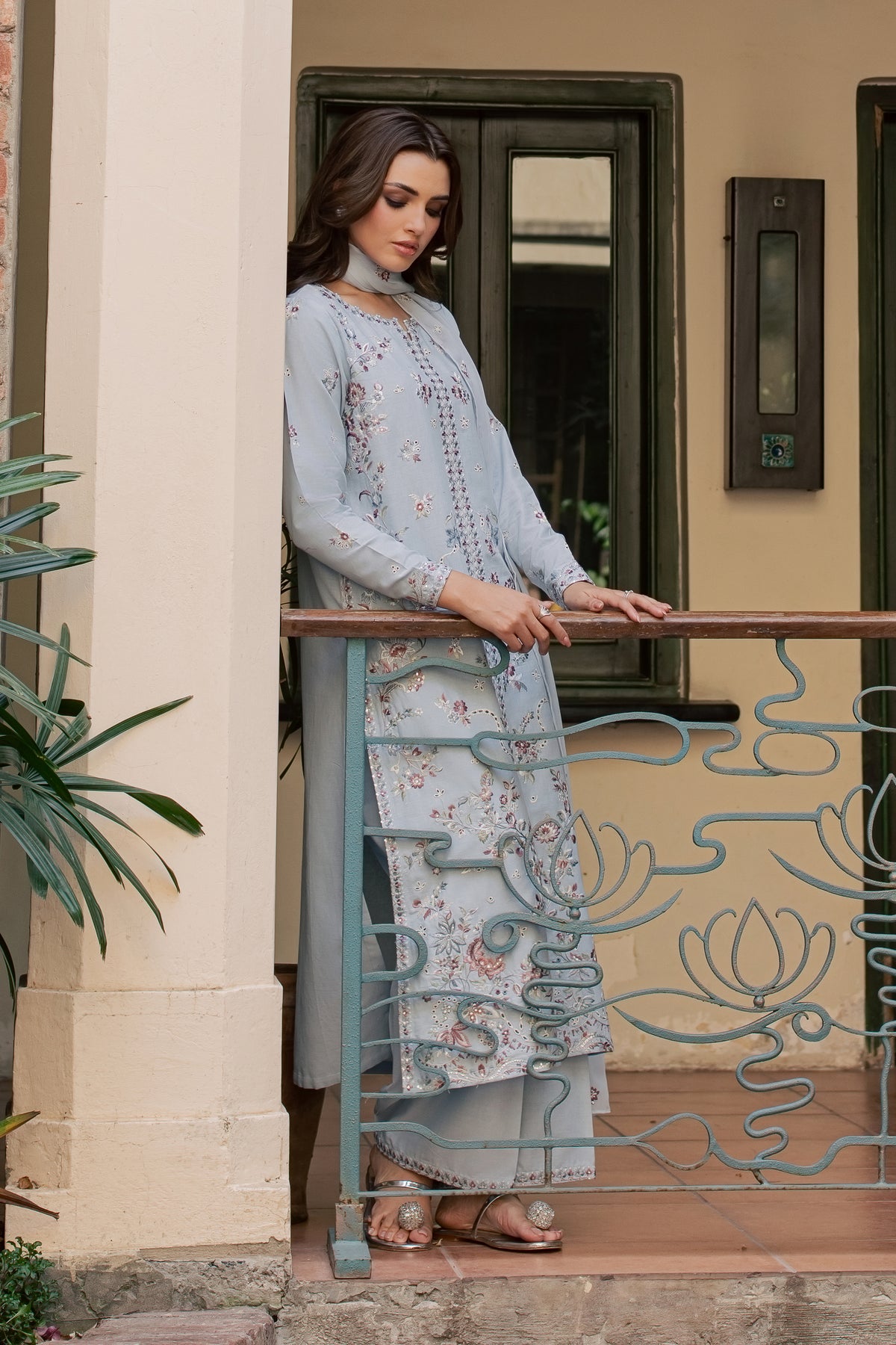 Ruite 3Pc - Embroidered Khaddar Pret