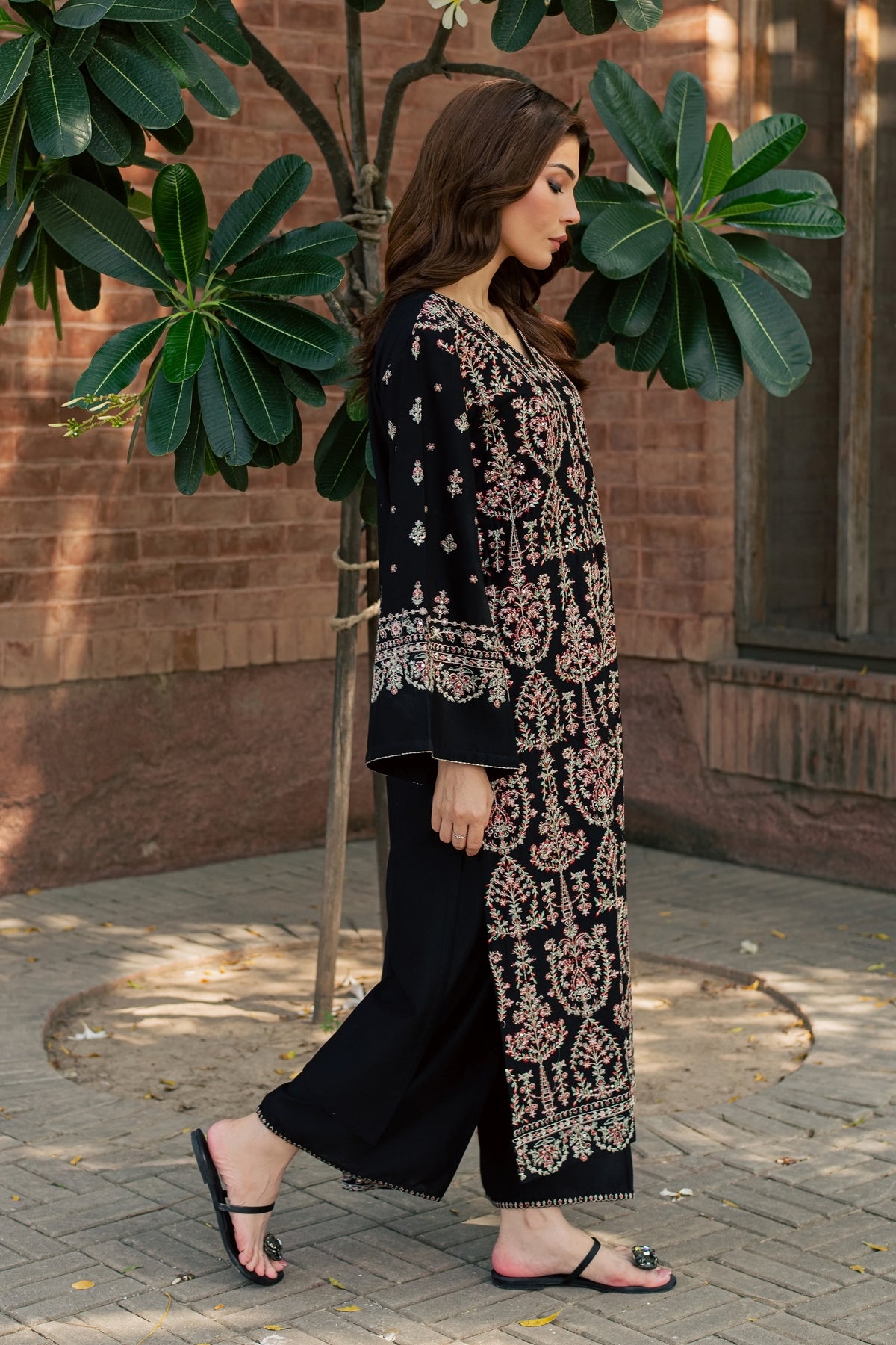 Avni 3Pc - Embroidered Karandi Pret