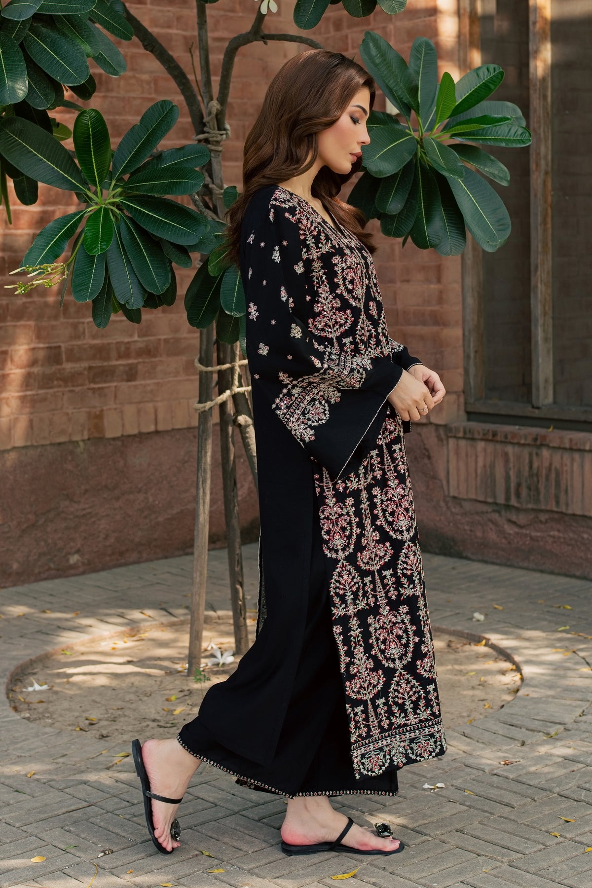 Avni 3Pc - Embroidered Karandi Pret