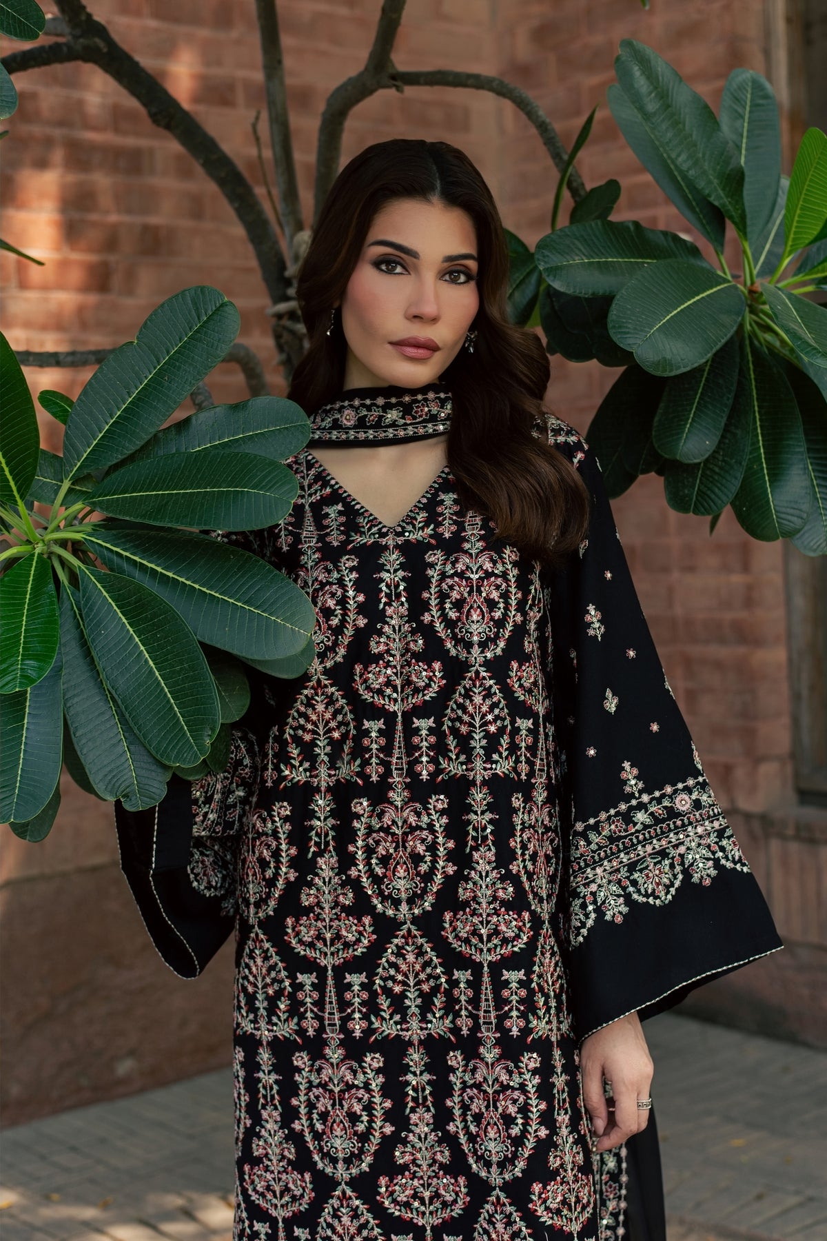 Avni 3Pc - Embroidered Karandi Pret