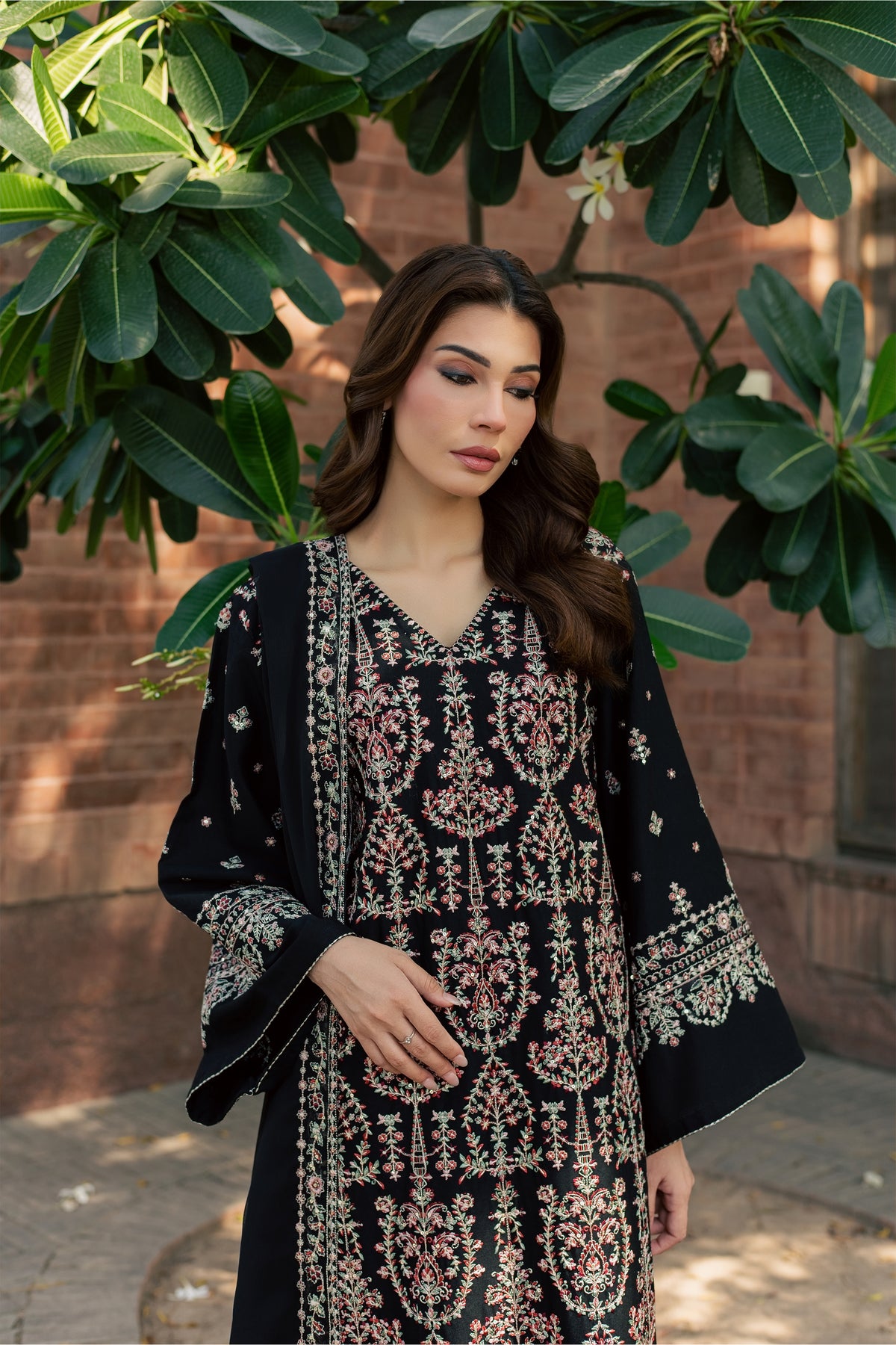 Avni 3Pc - Embroidered Karandi Pret