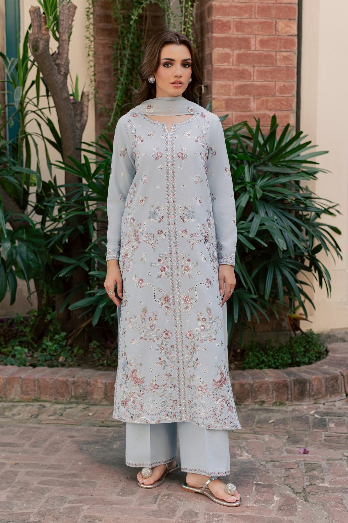 Ruite 3Pc - Embroidered Khaddar Pret