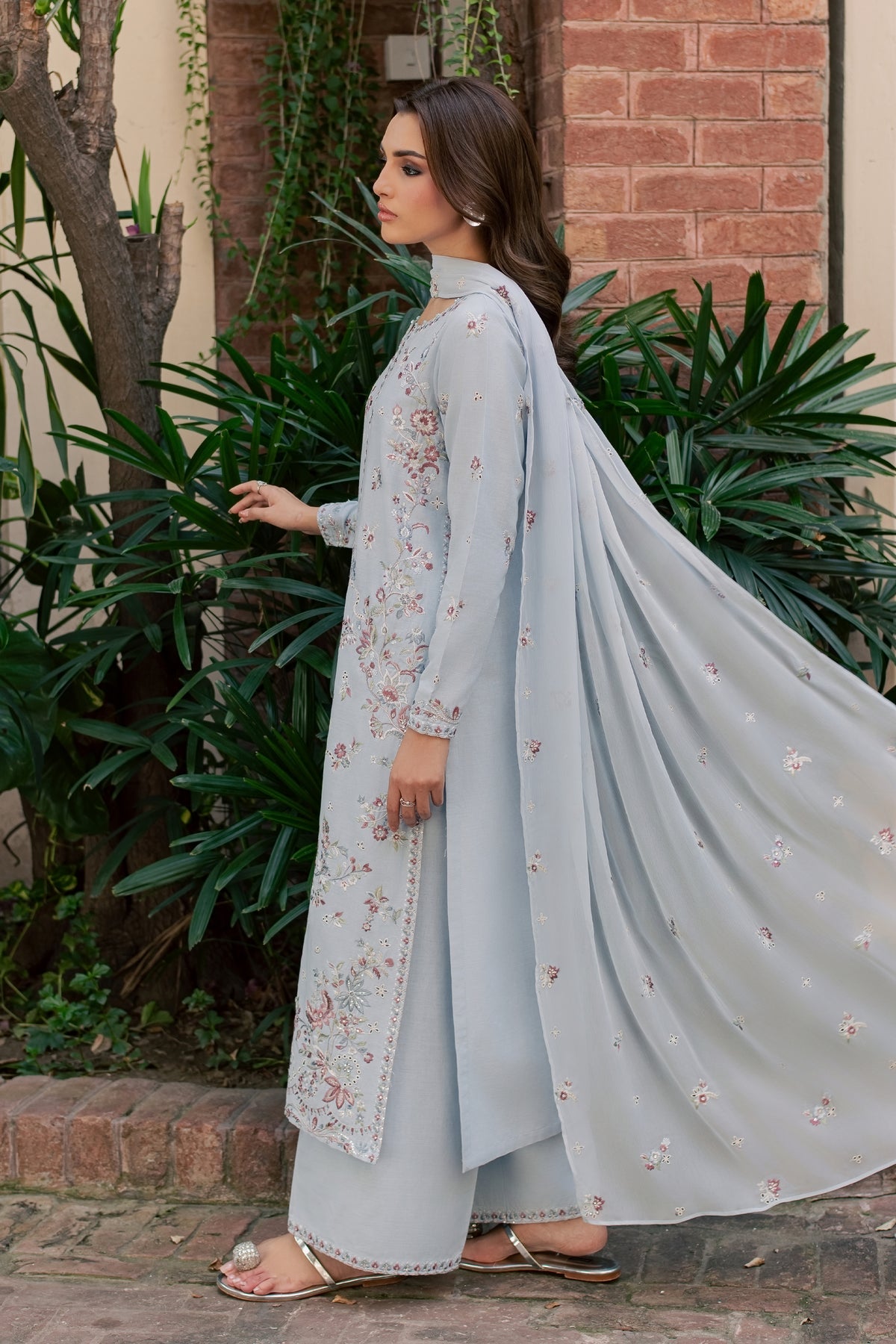 Ruite 3Pc - Embroidered Khaddar Pret