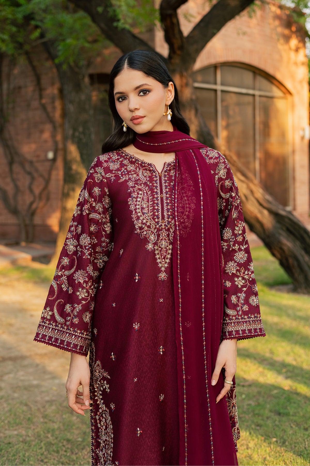 Nayra 3Pc - Embroidered Karandi Pret