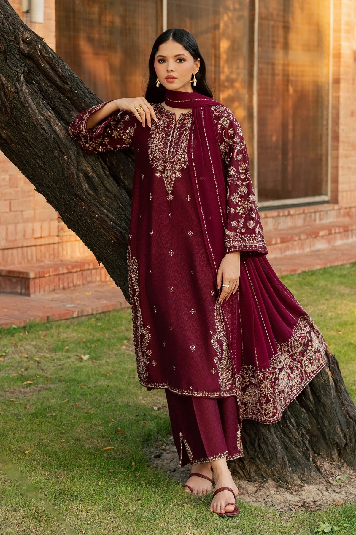 Nayra 3Pc - Embroidered Karandi Pret